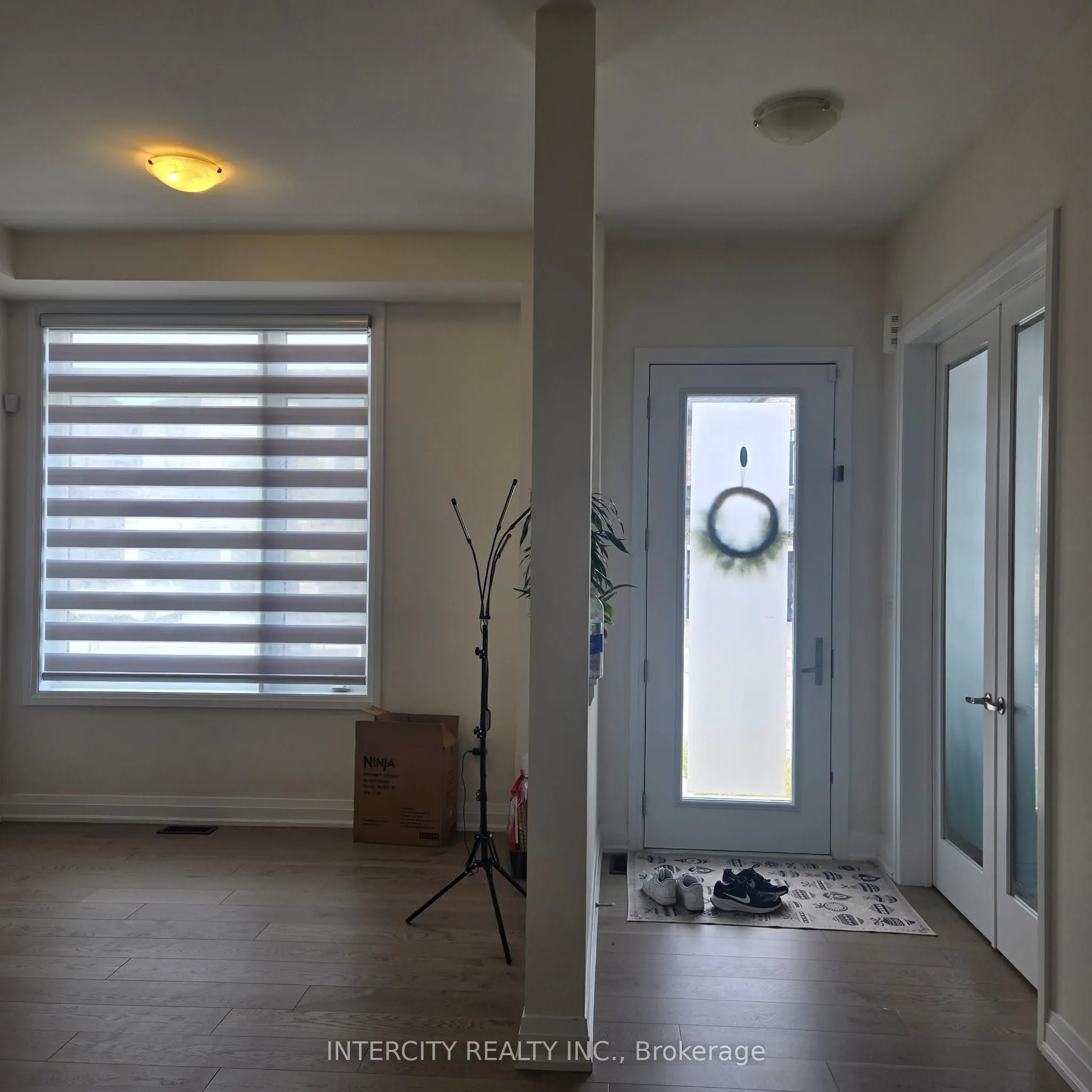 16 Moorcroft Place, #Upper