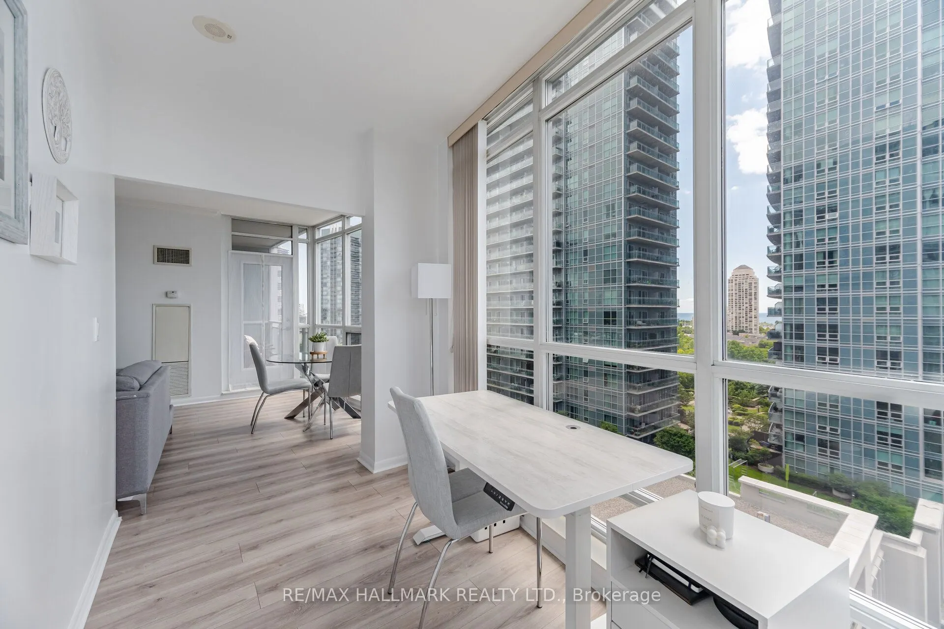 185 Legion Road N, #1114