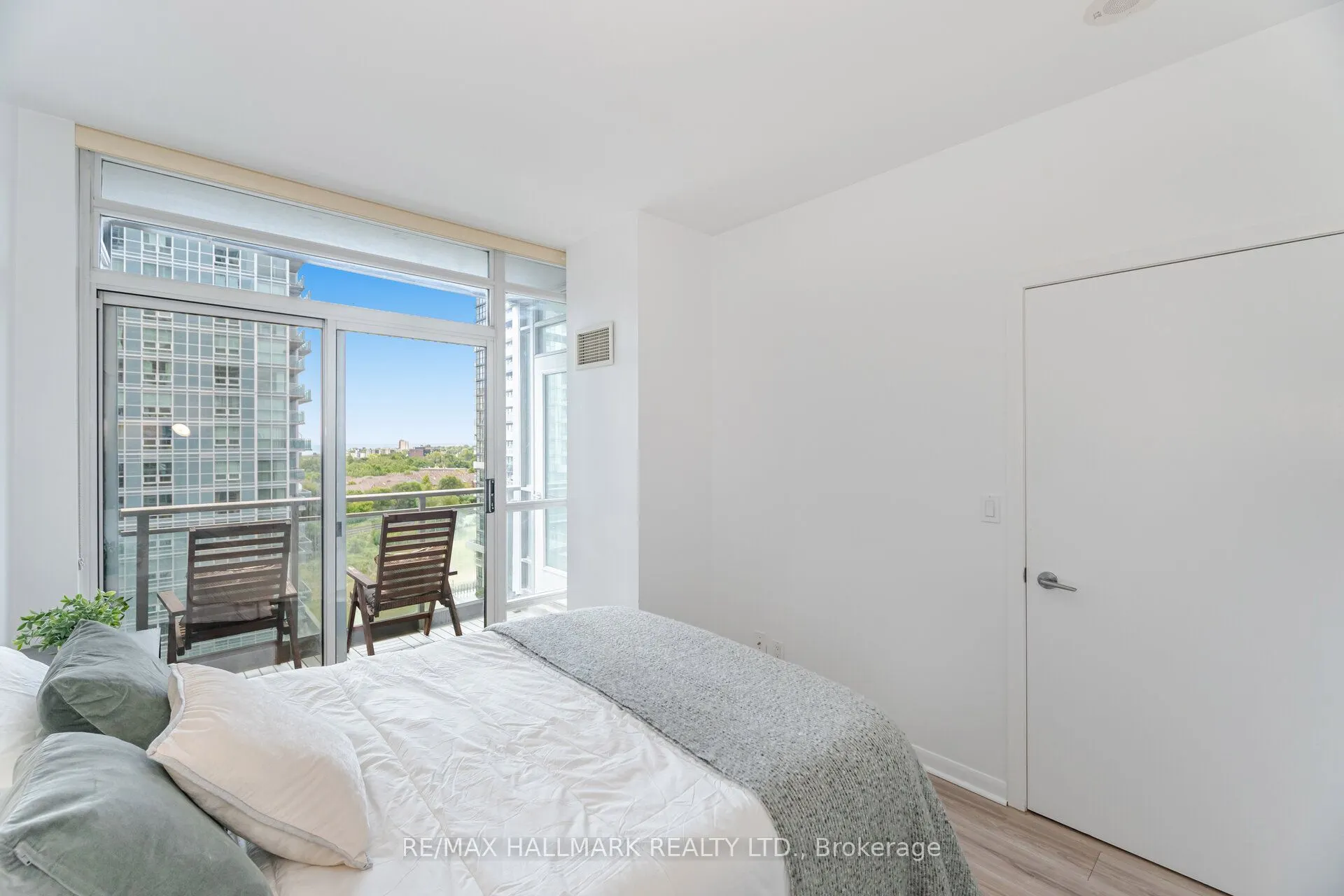 185 Legion Road N, #1114