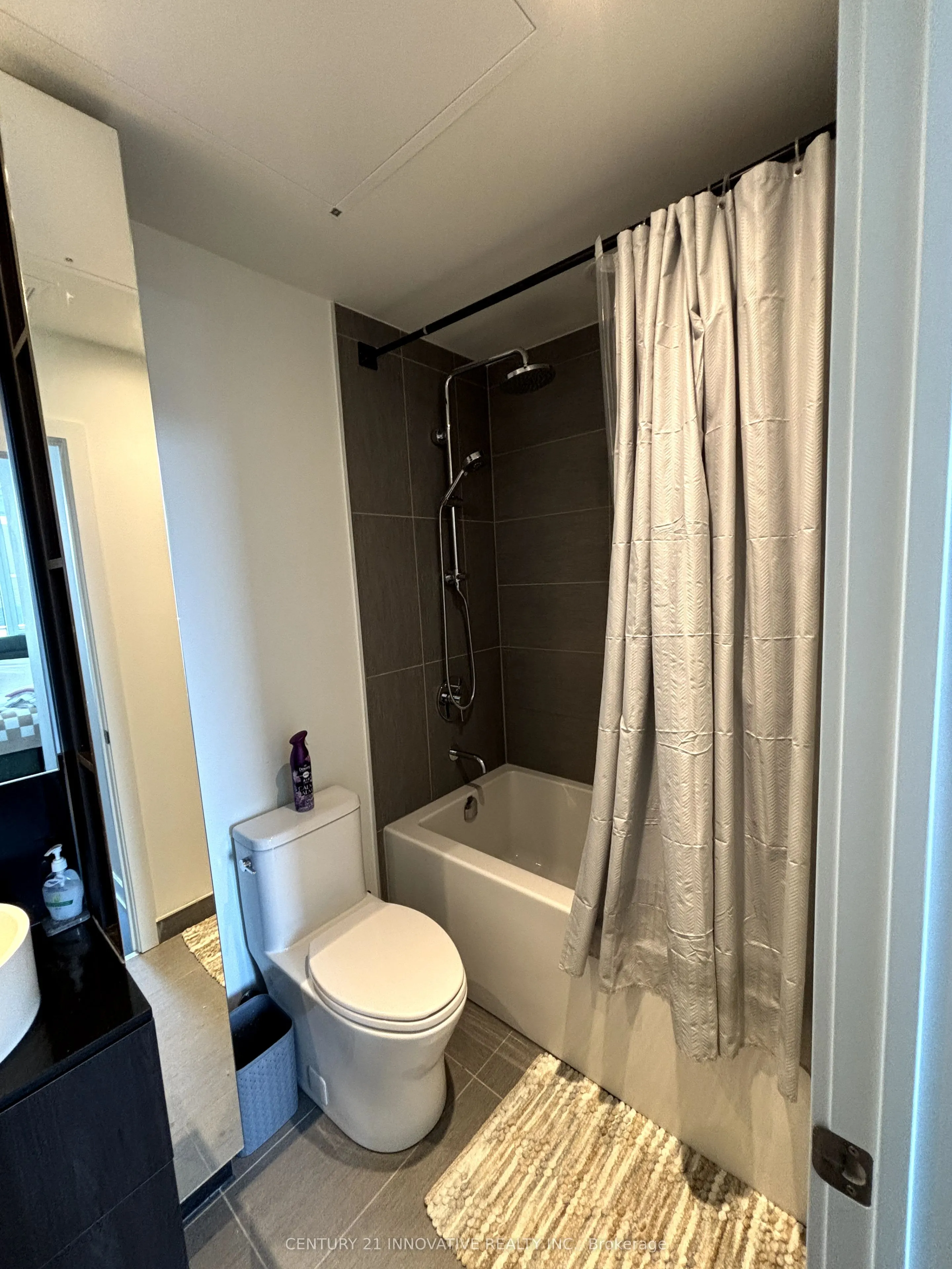 28 Ann Street, #813
