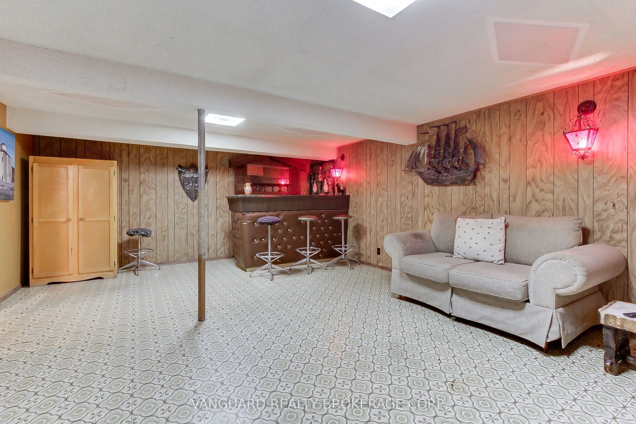 7405 Catalpa Road