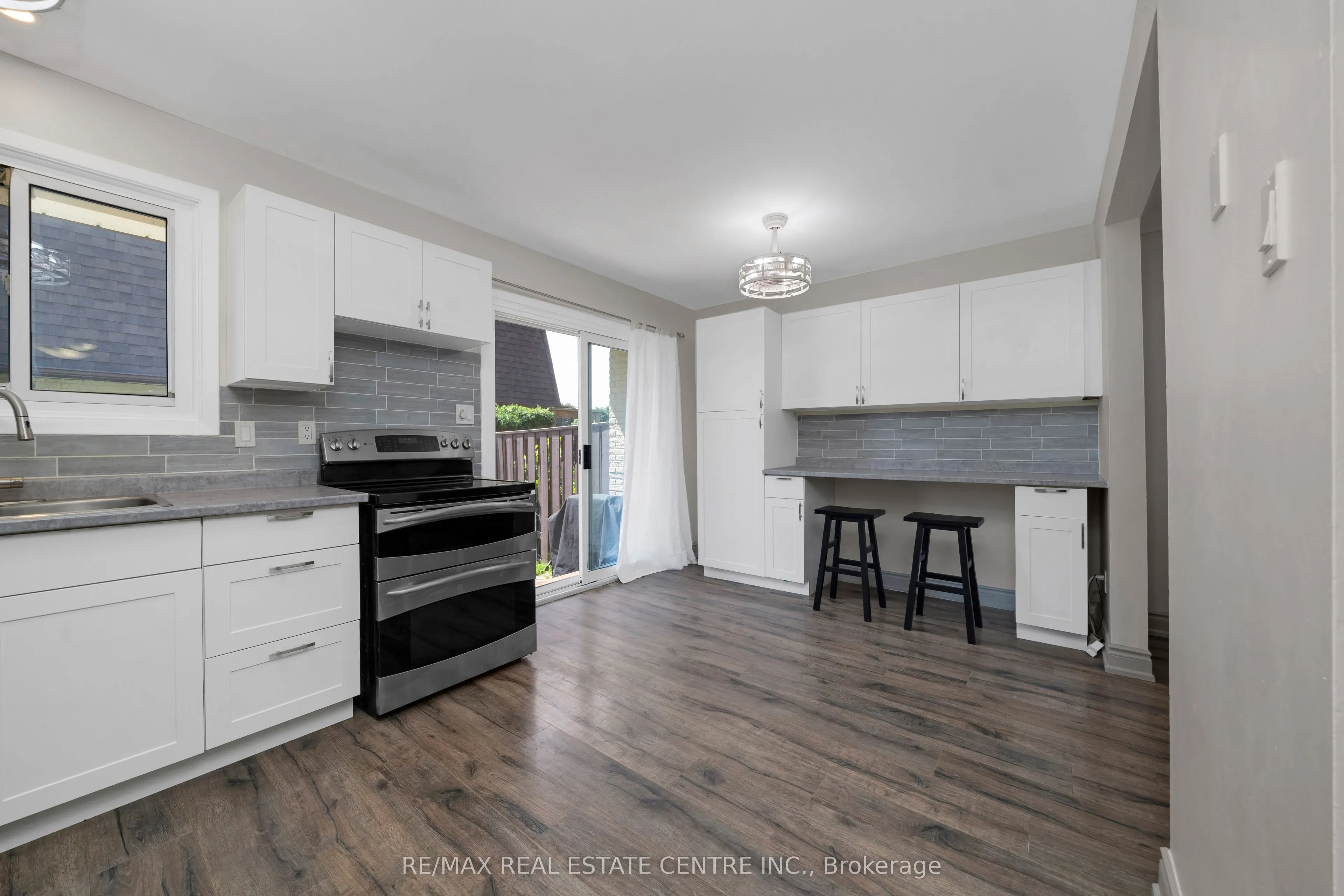 20 Mountainview Road S, #25