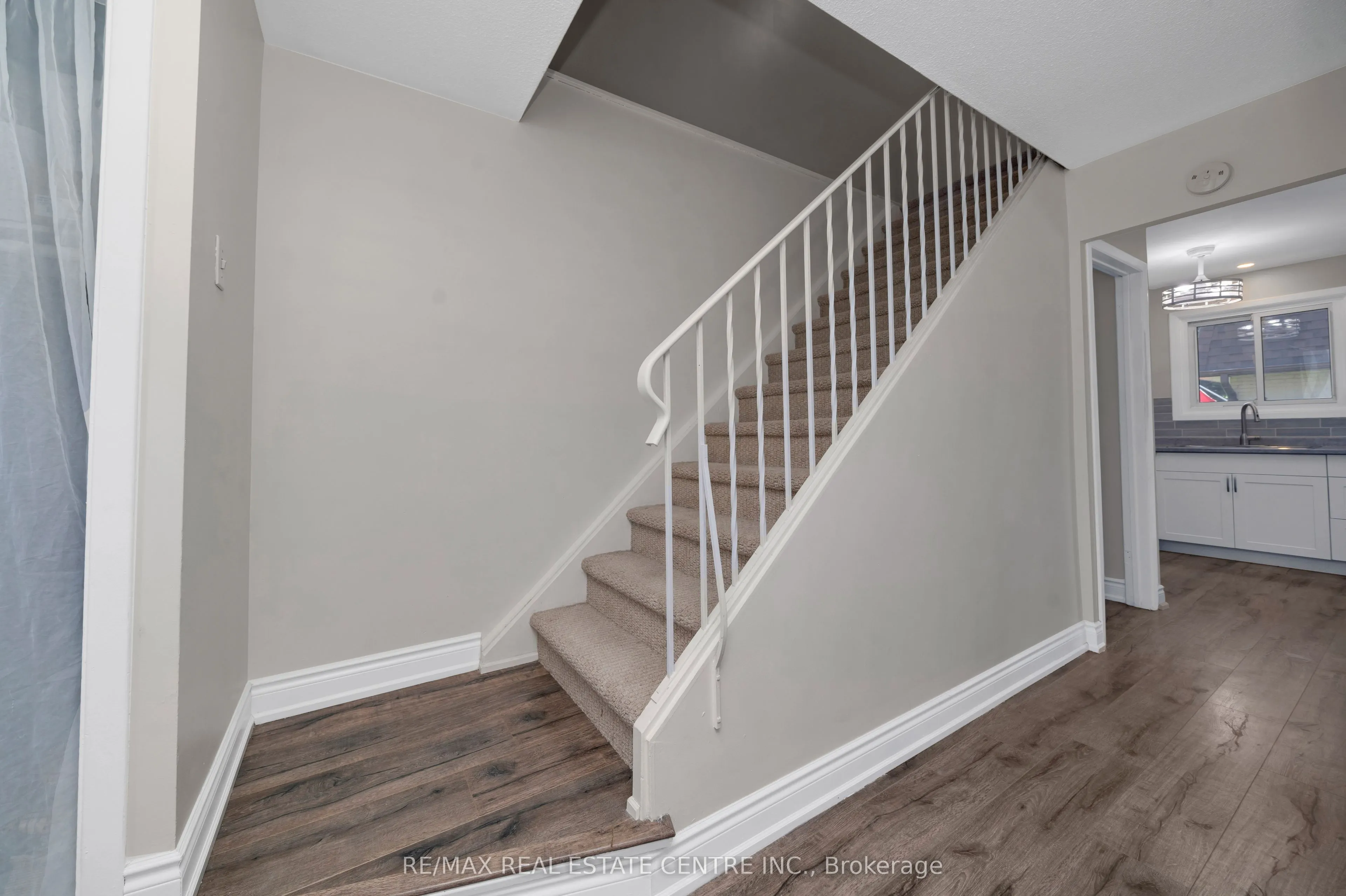 20 Mountainview Road S, #25