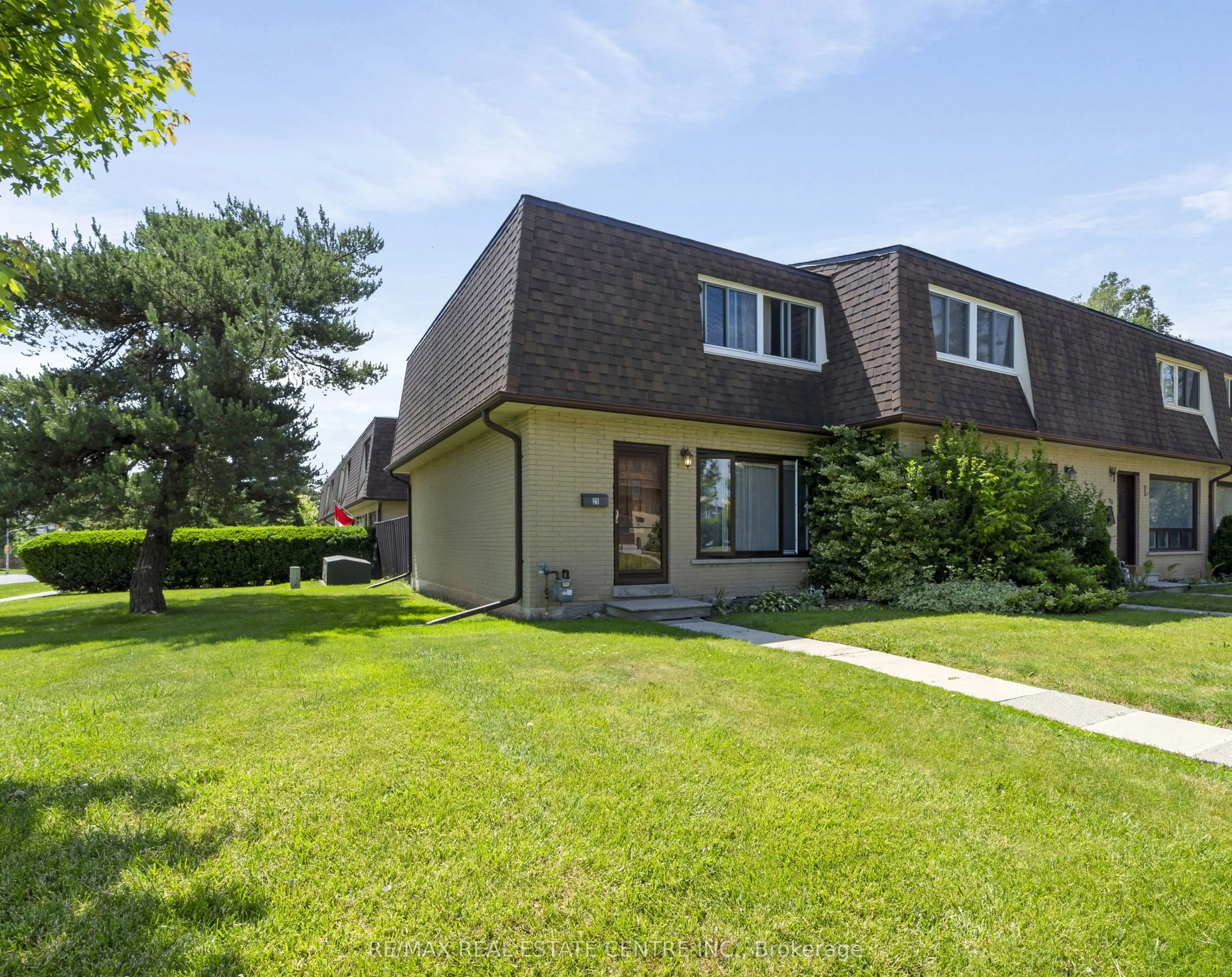 20 Mountainview Road S, #25