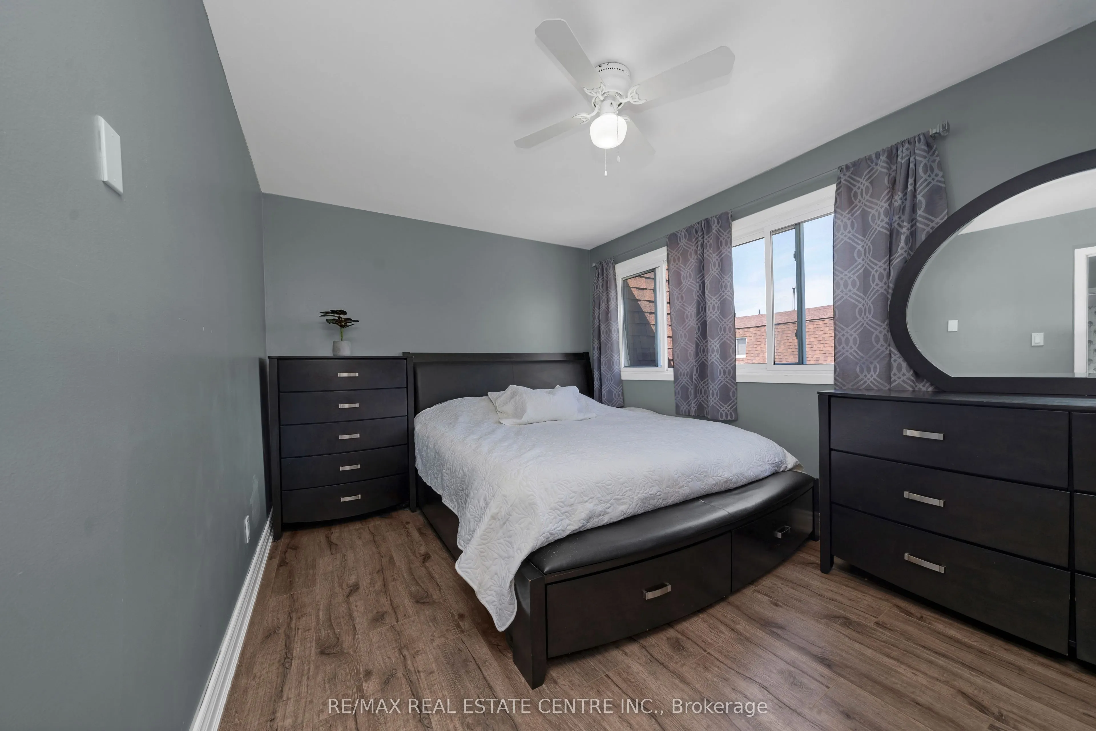 20 Mountainview Road S, #25