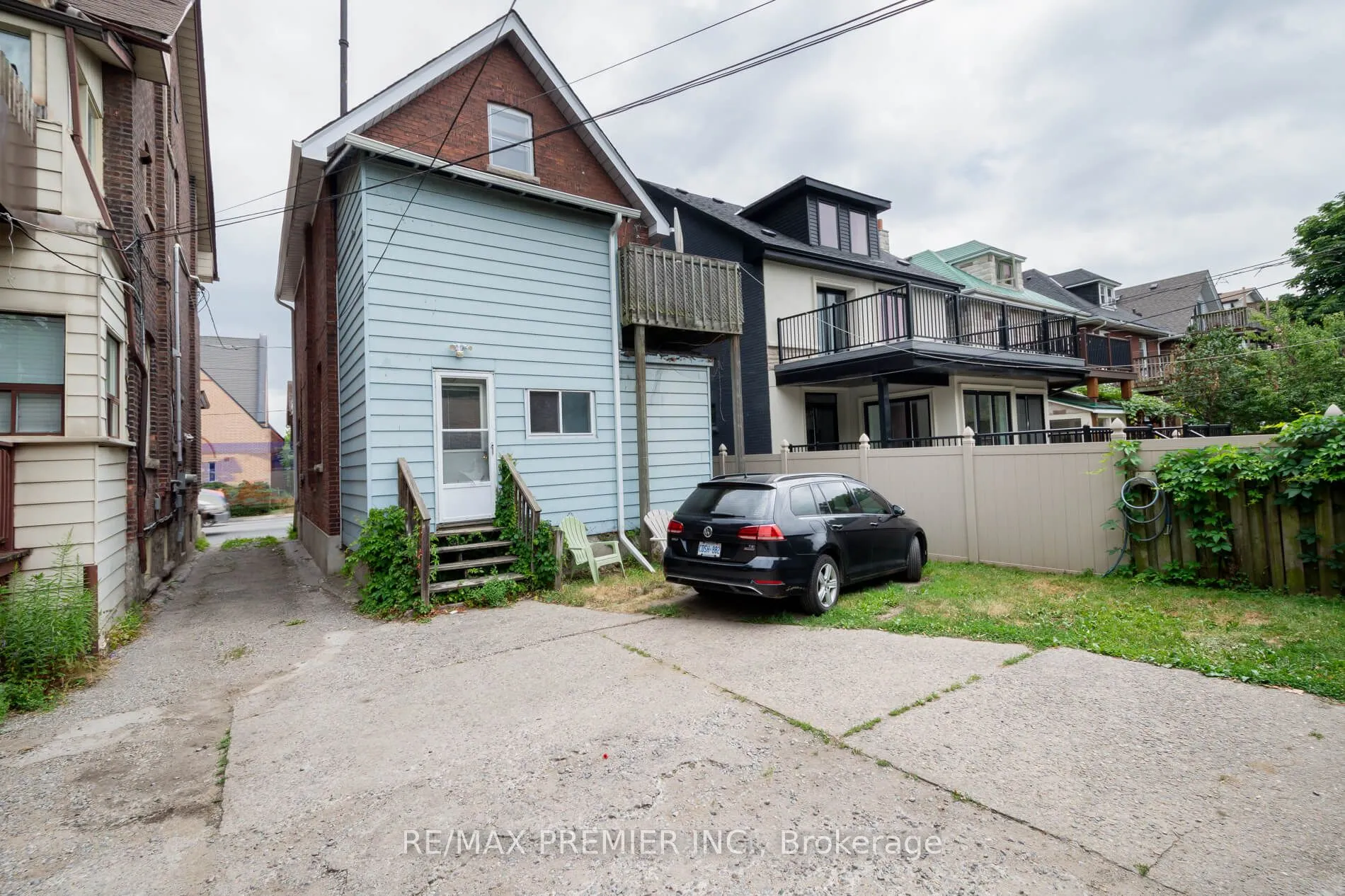 300 Keele Street