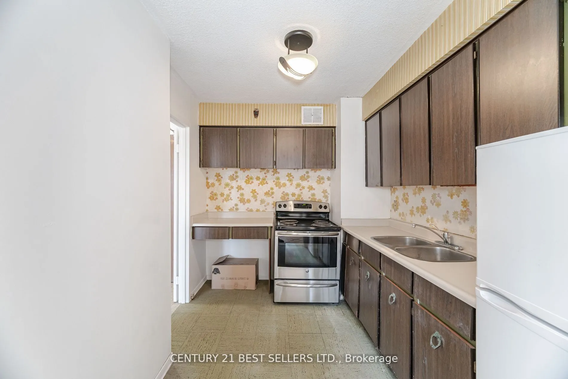 151 La Rose Avenue, #306