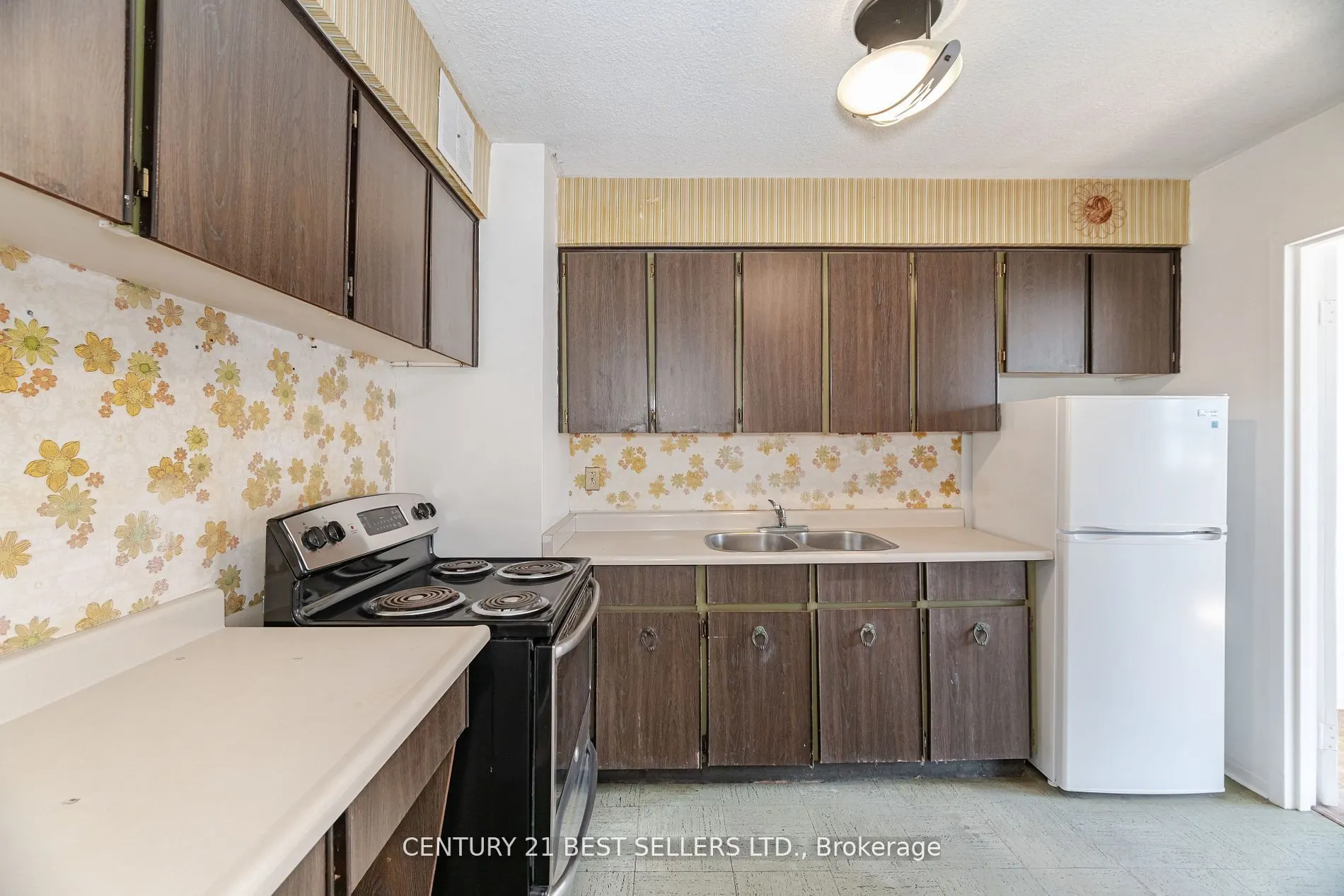 151 La Rose Avenue, #306