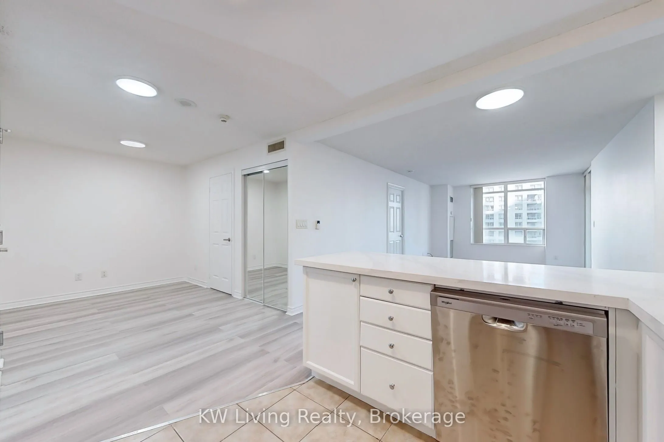 3888 Duke Of York Boulevard, #733
