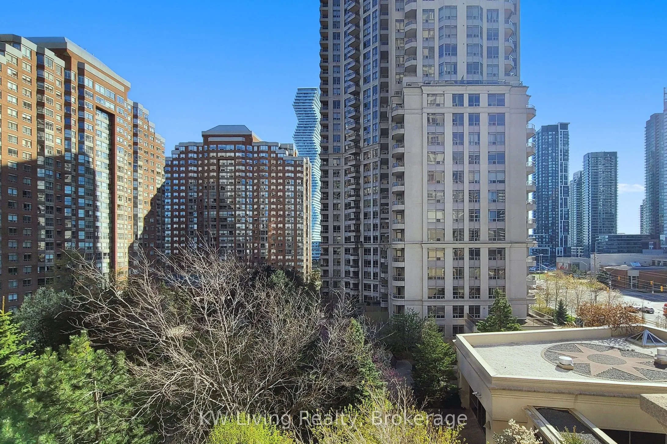 3888 Duke Of York Boulevard, #733