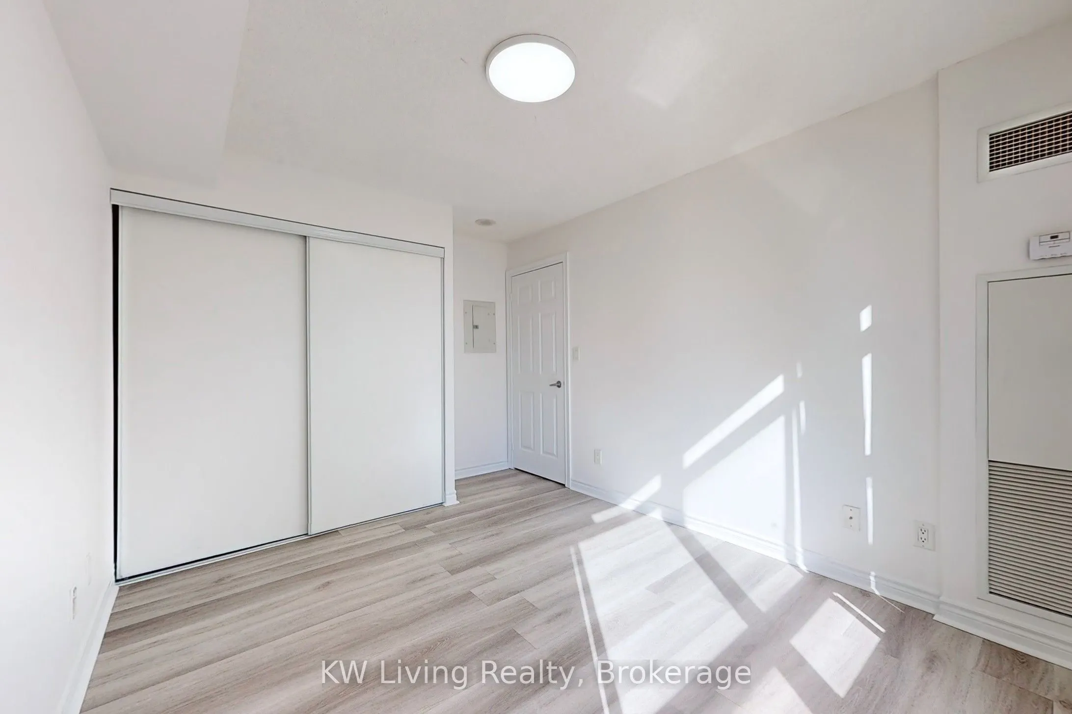 3888 Duke Of York Boulevard, #733