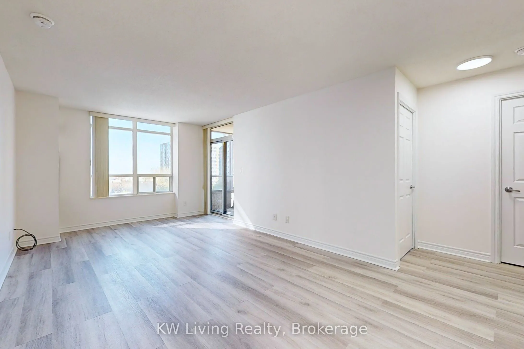3888 Duke Of York Boulevard, #733