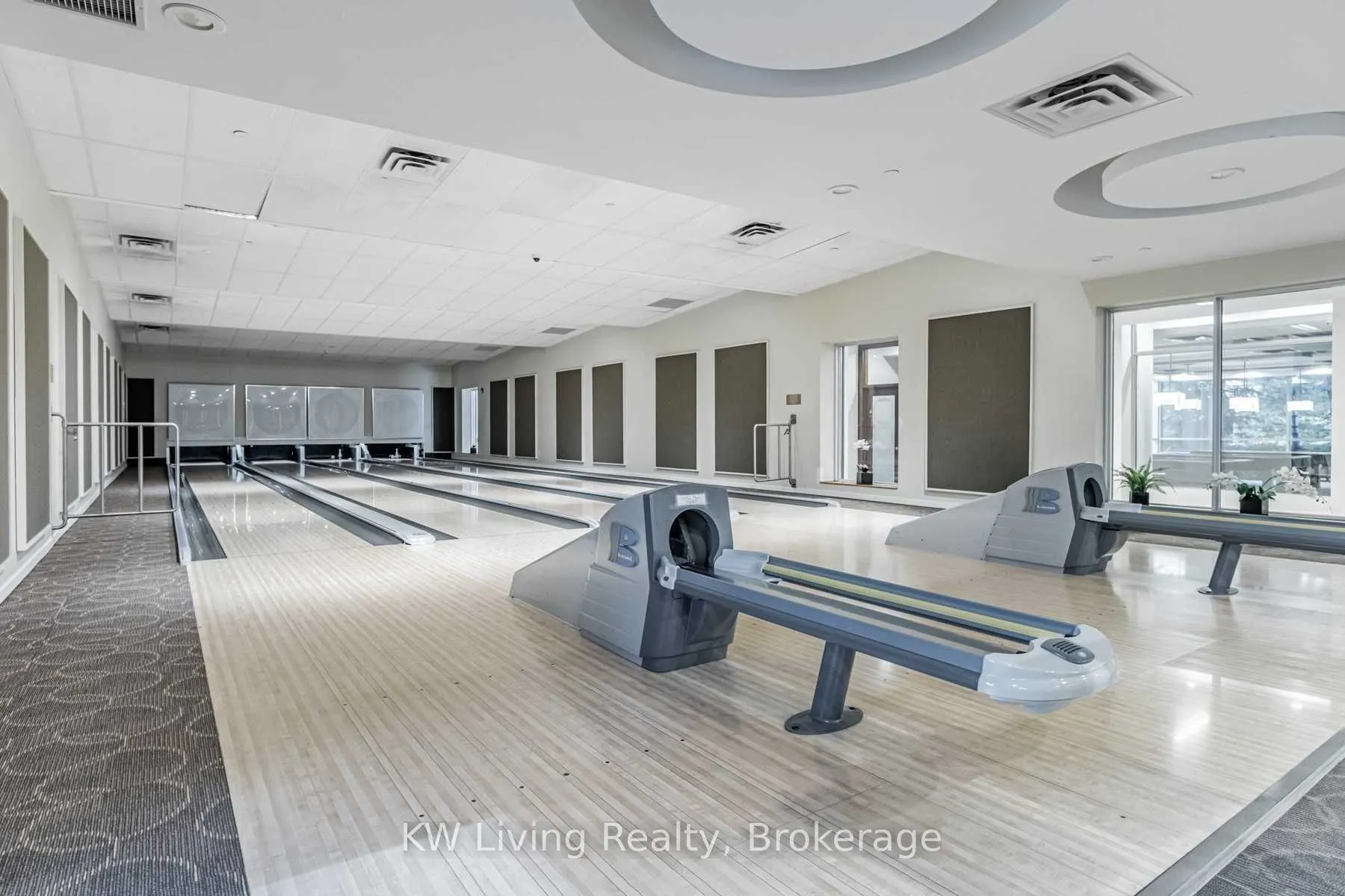 3888 Duke Of York Boulevard, #733