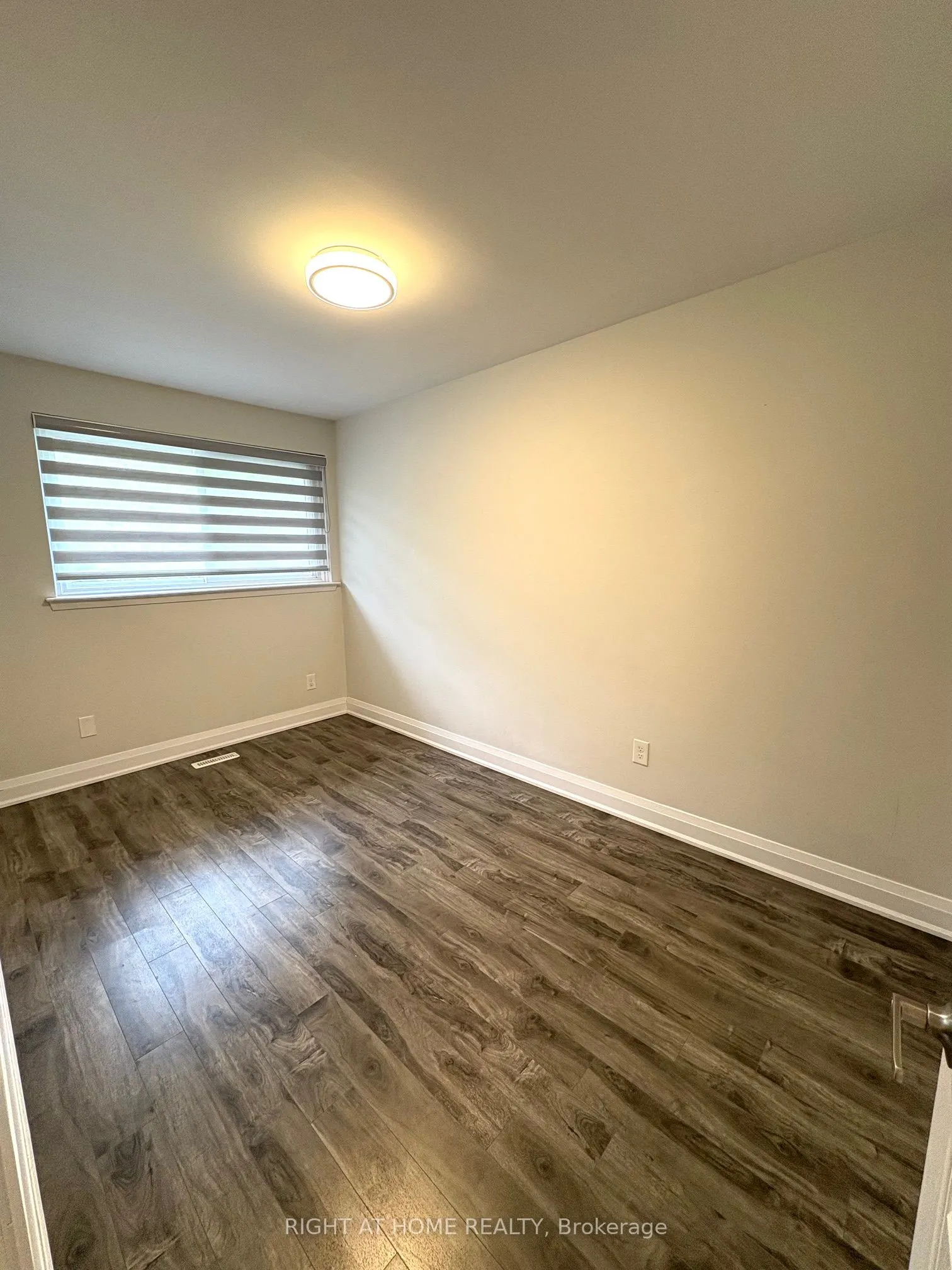 5473 Schueller Crescent