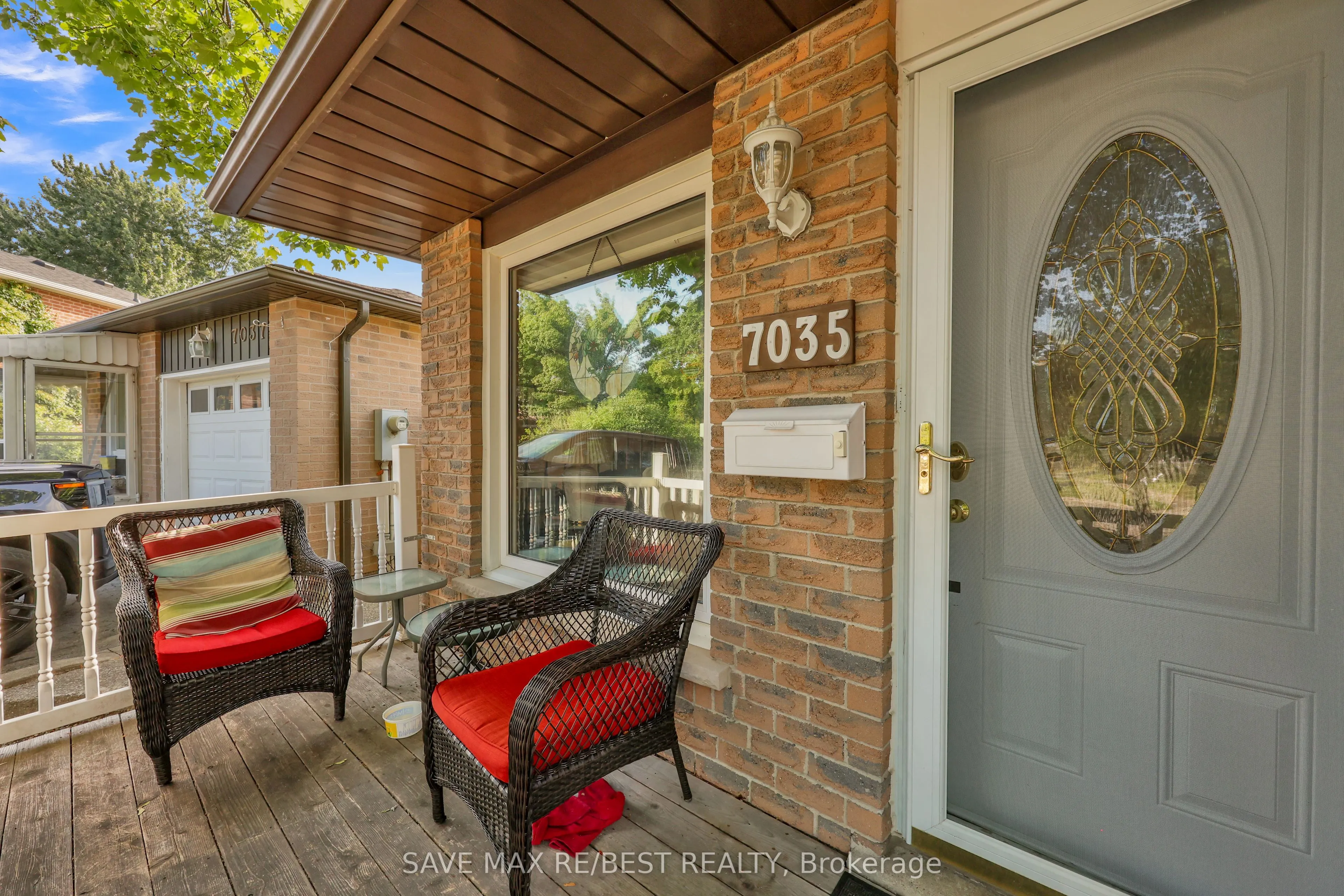7035 Hickling Crescent