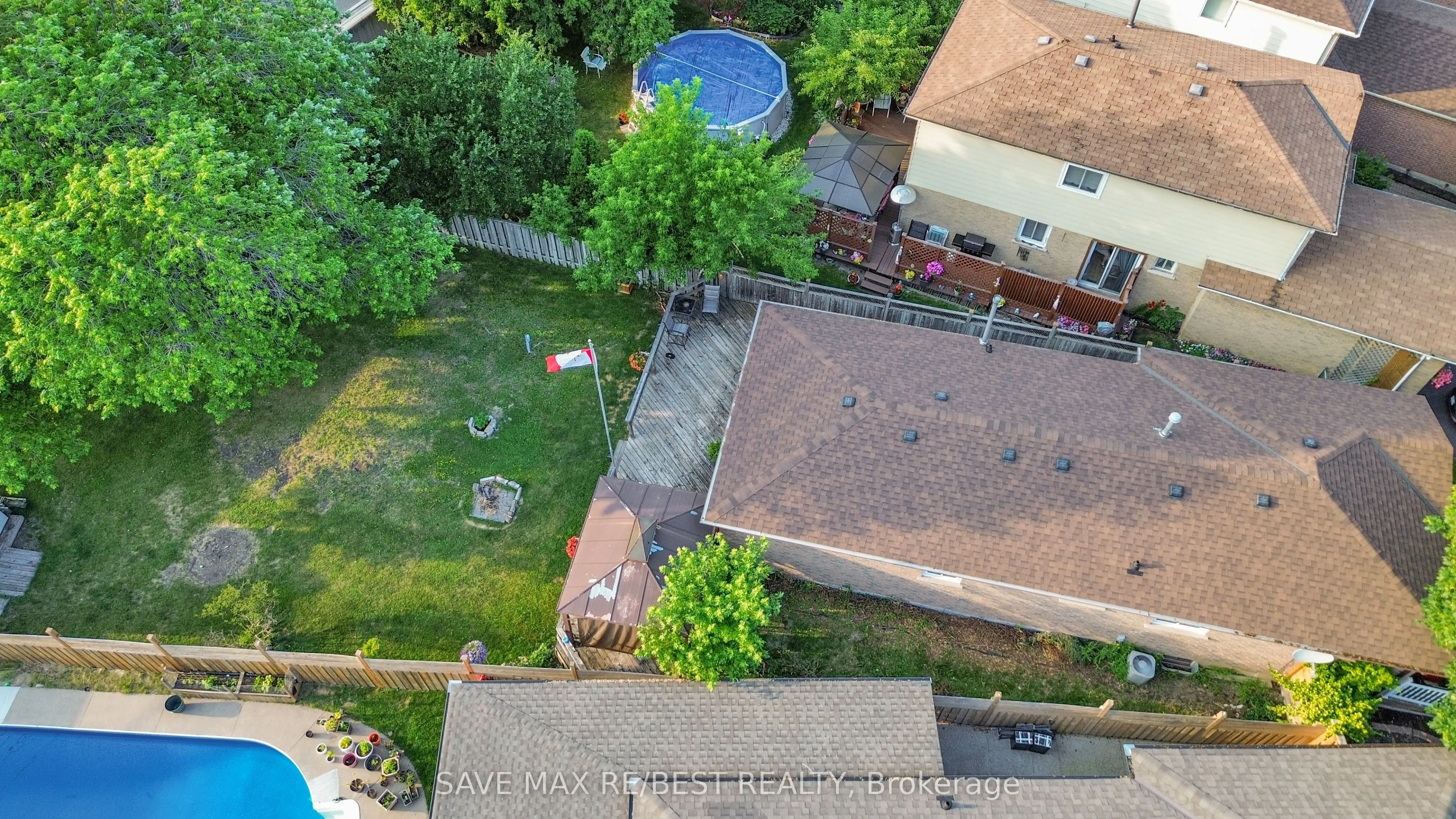 7035 Hickling Crescent