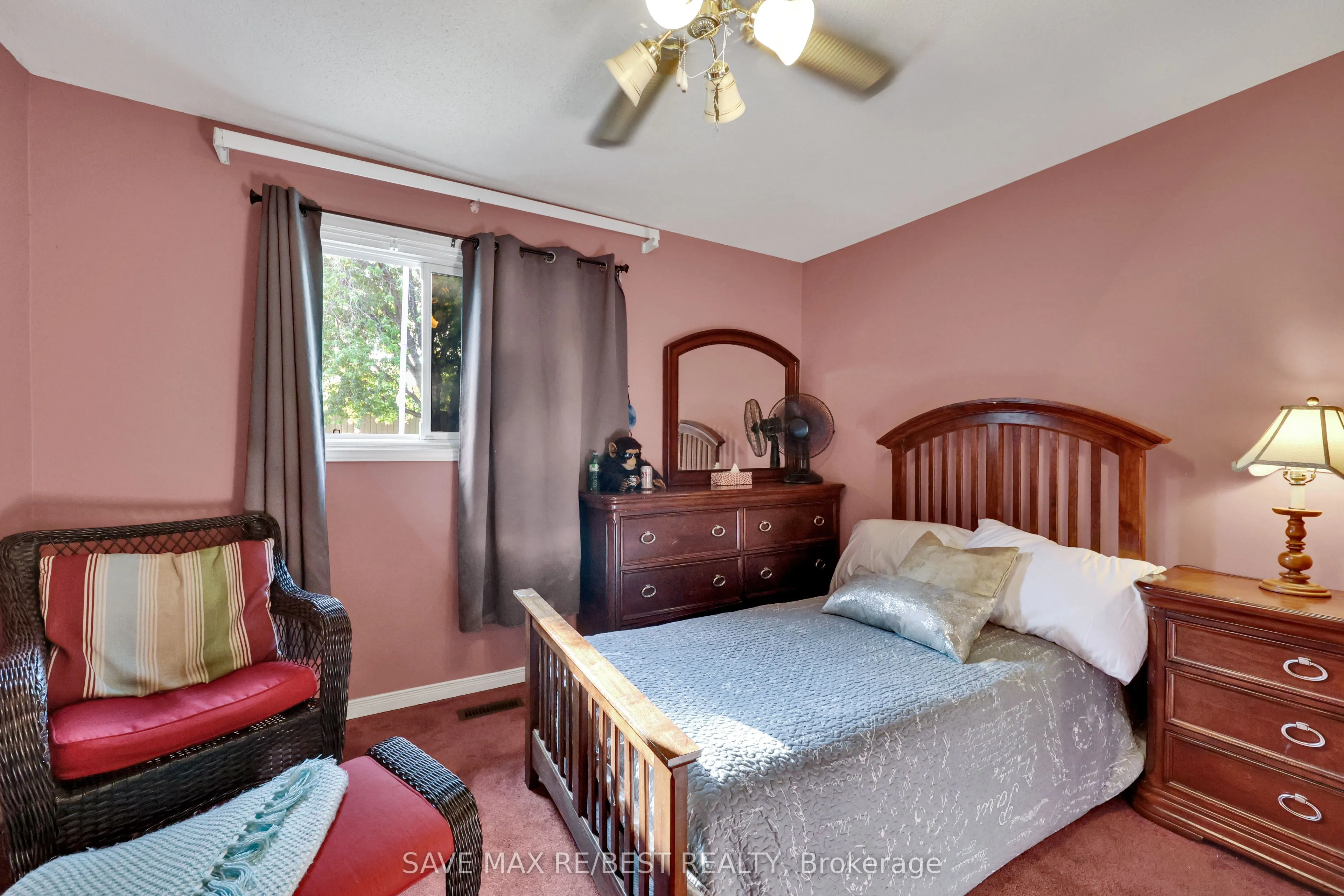 7035 Hickling Crescent