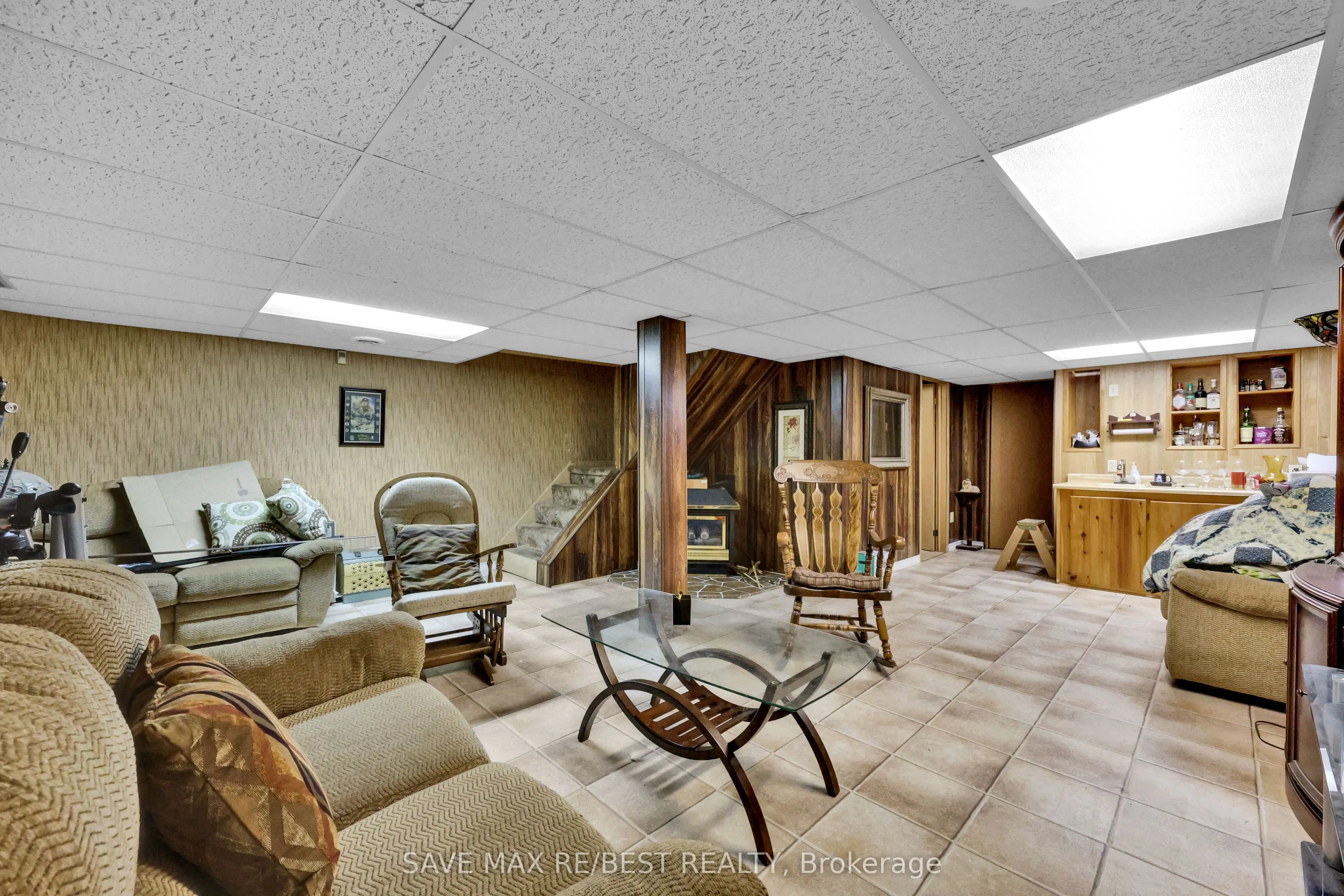 7035 Hickling Crescent