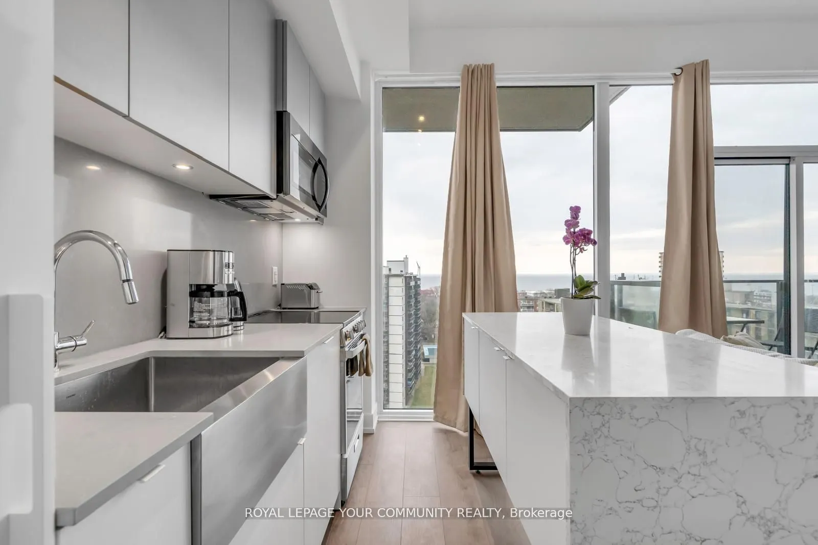 270 Dufferin Street, #1106