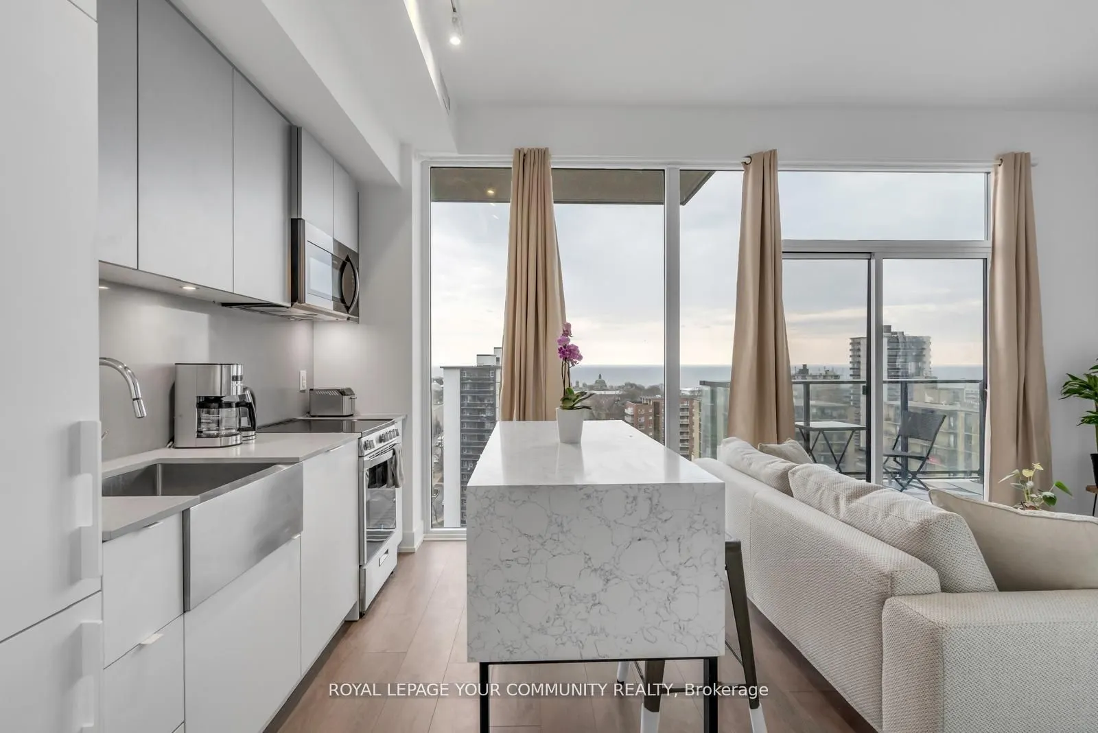 270 Dufferin Street, #1106