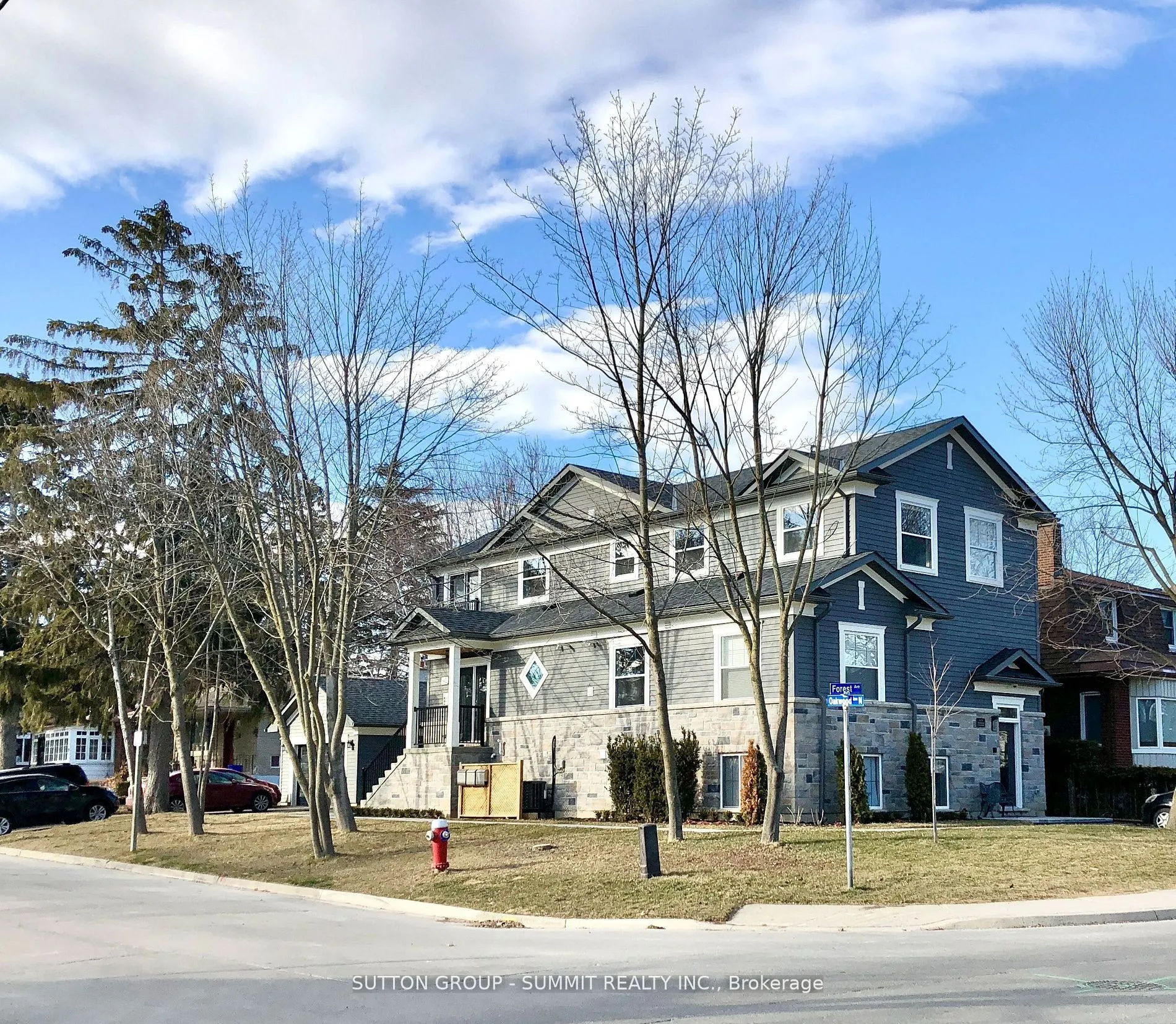 31 Oakwood Avenue N
