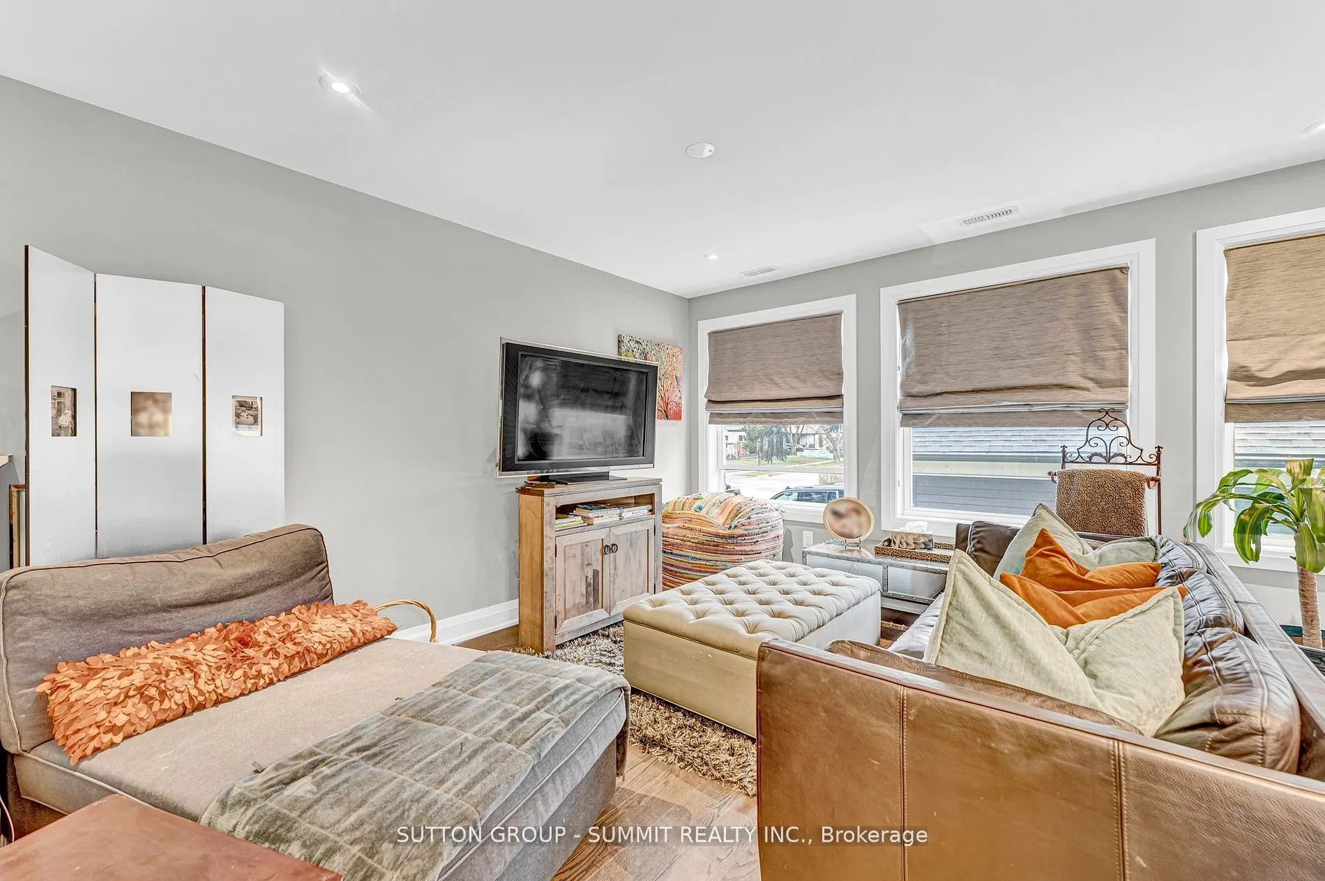 31 Oakwood Avenue N
