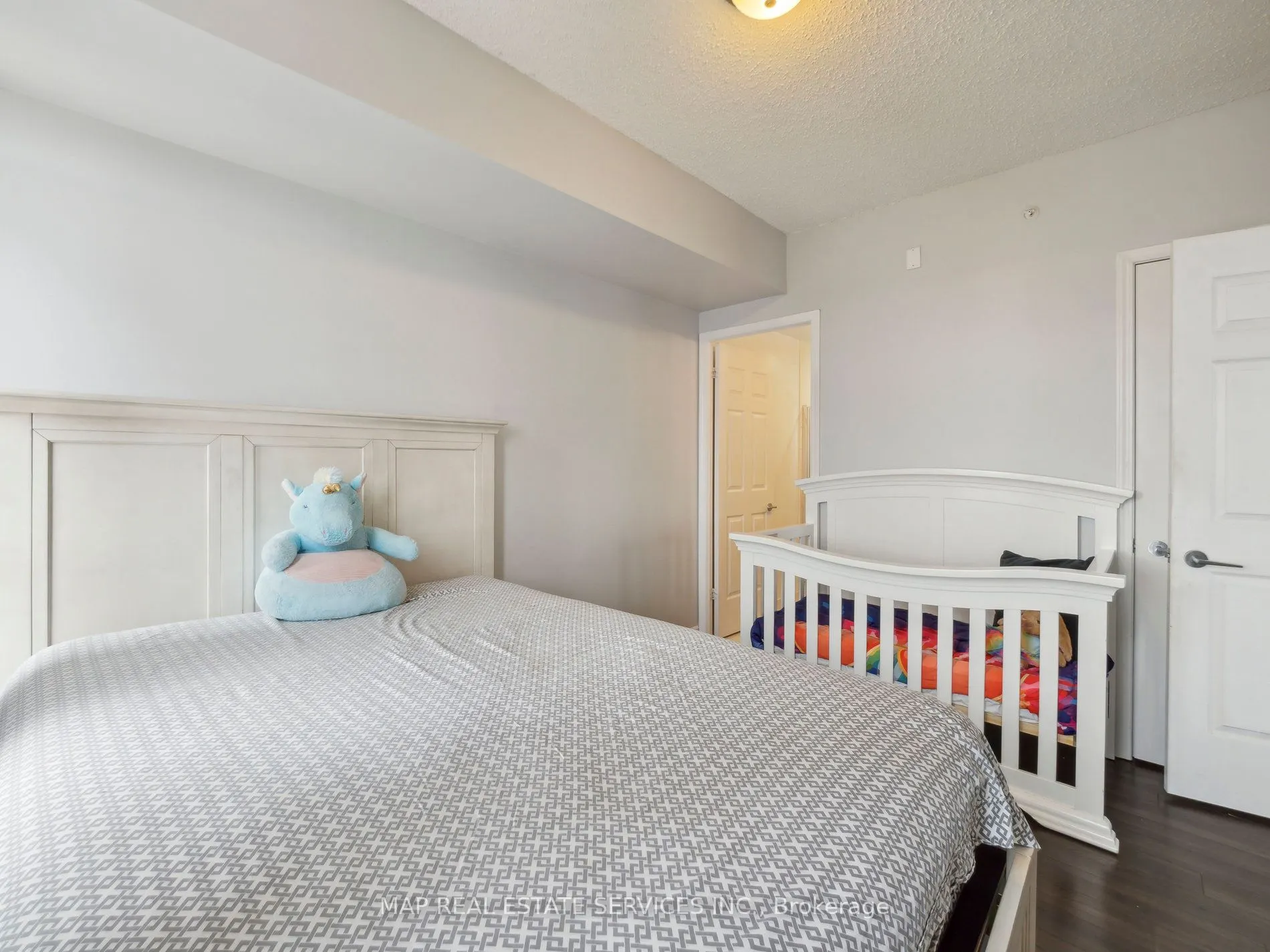 15 James Finlay Way, #805