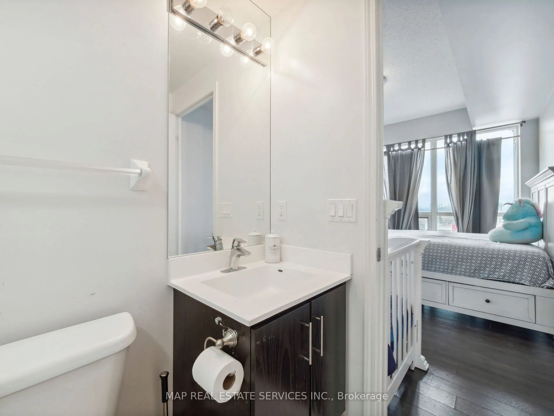 15 James Finlay Way, #805