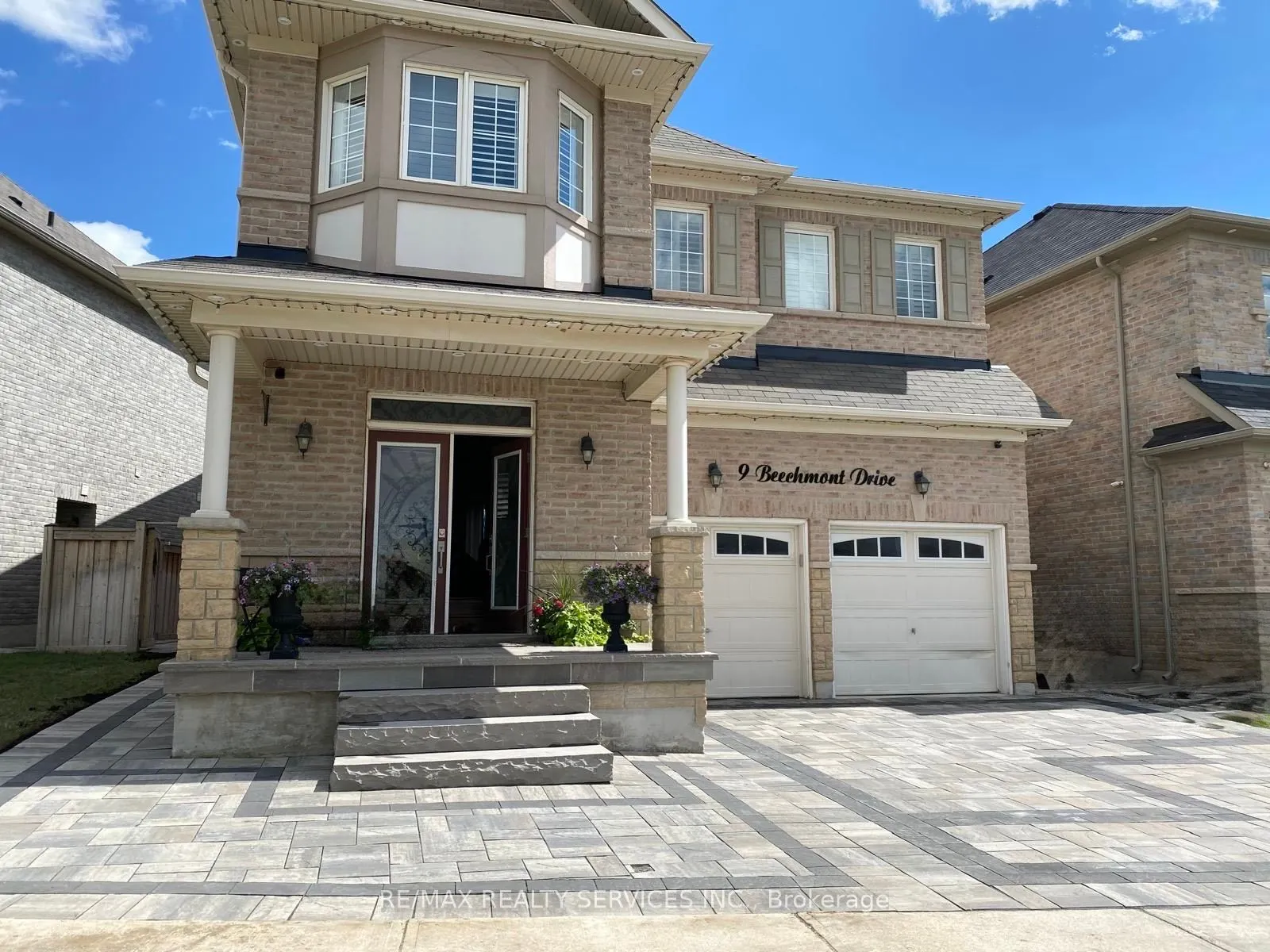 9 Beechmont Drive