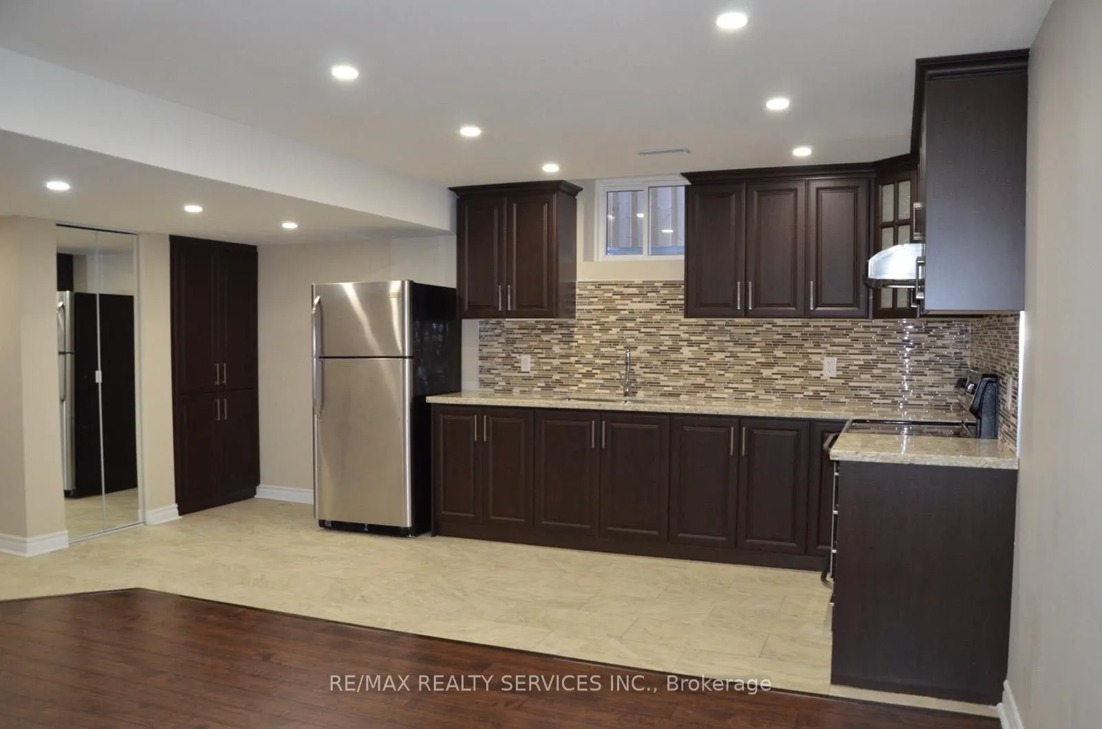 9 Beechmont Drive