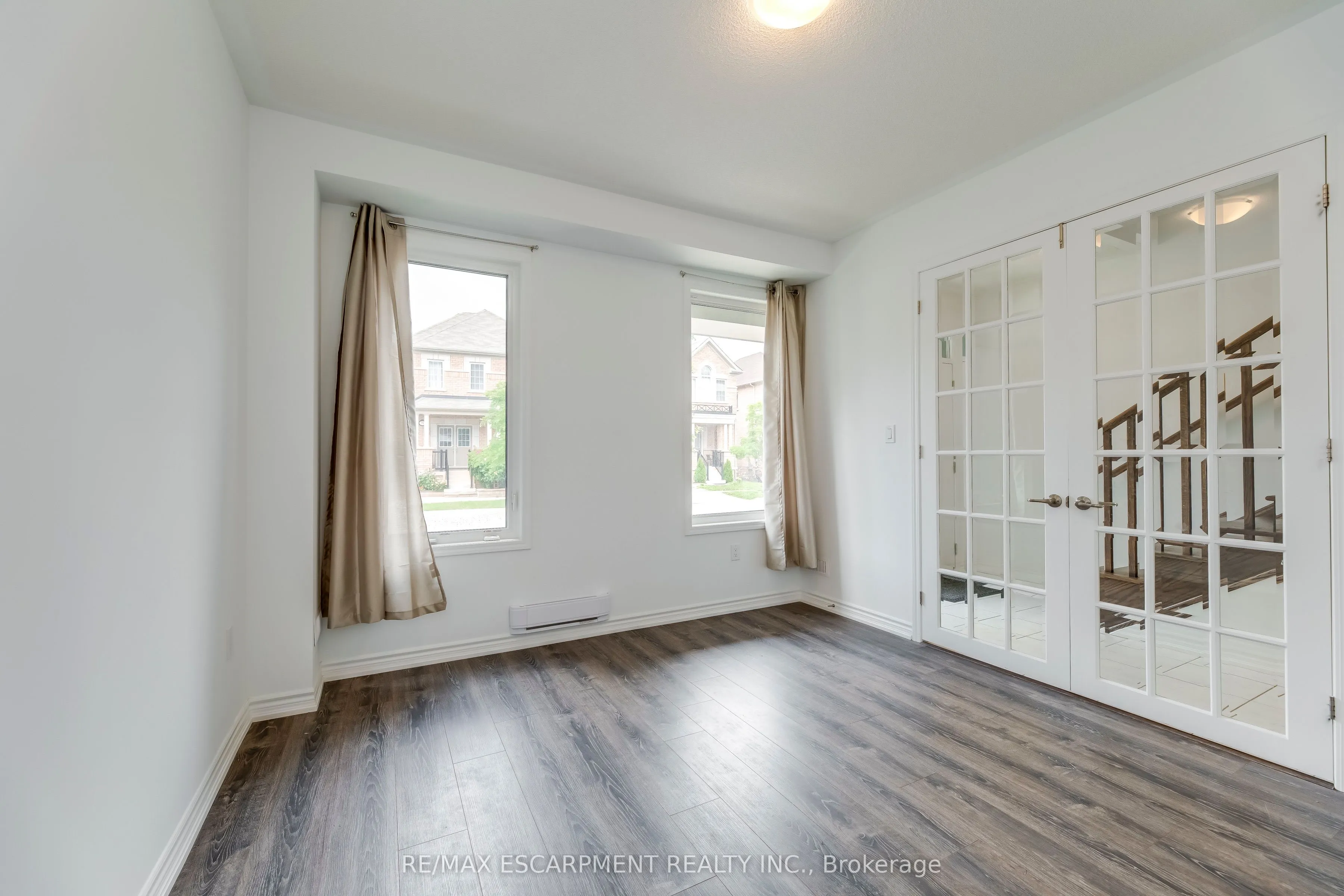 82 Huguenot Road, #82