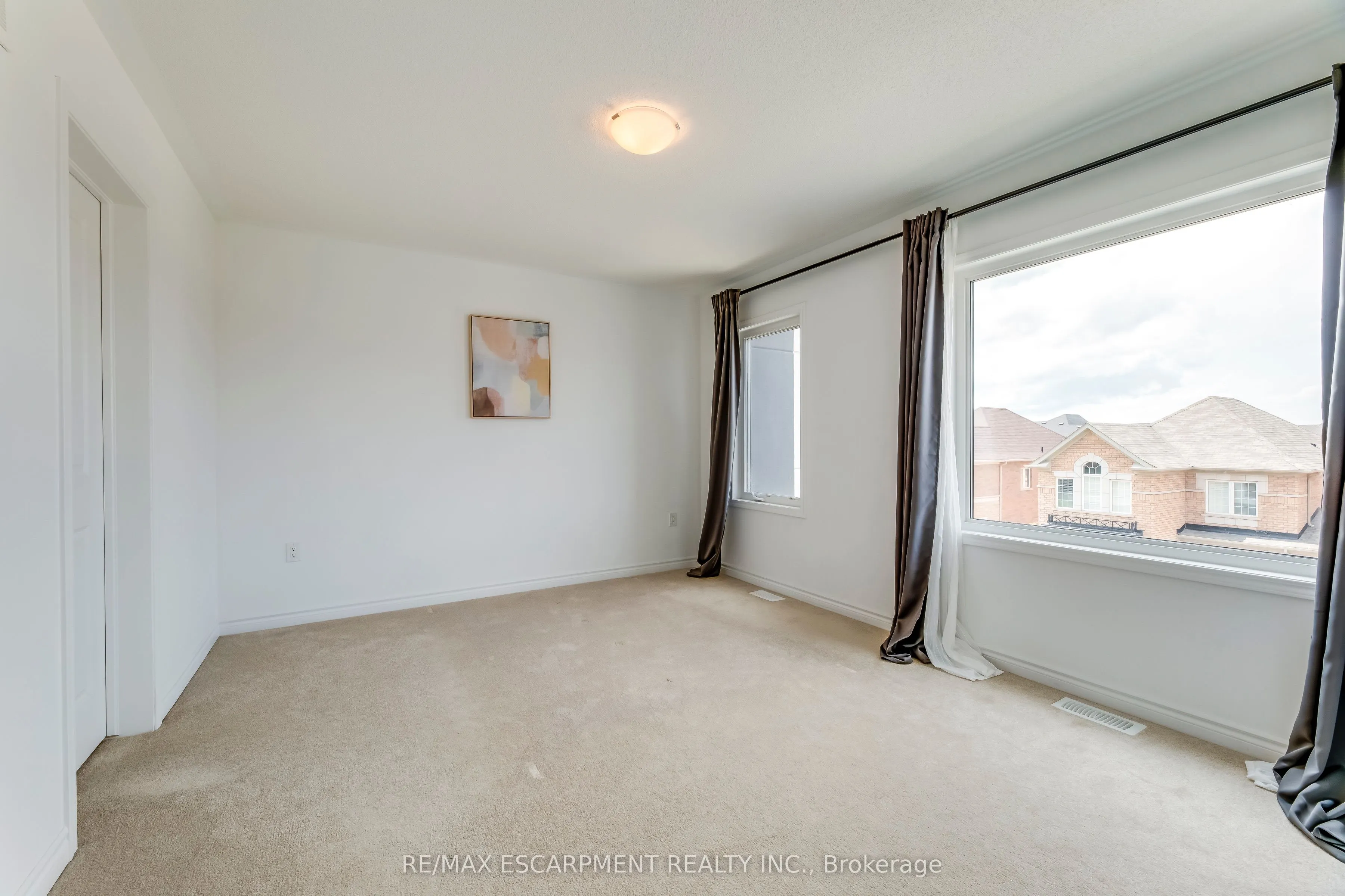 82 Huguenot Road, #82