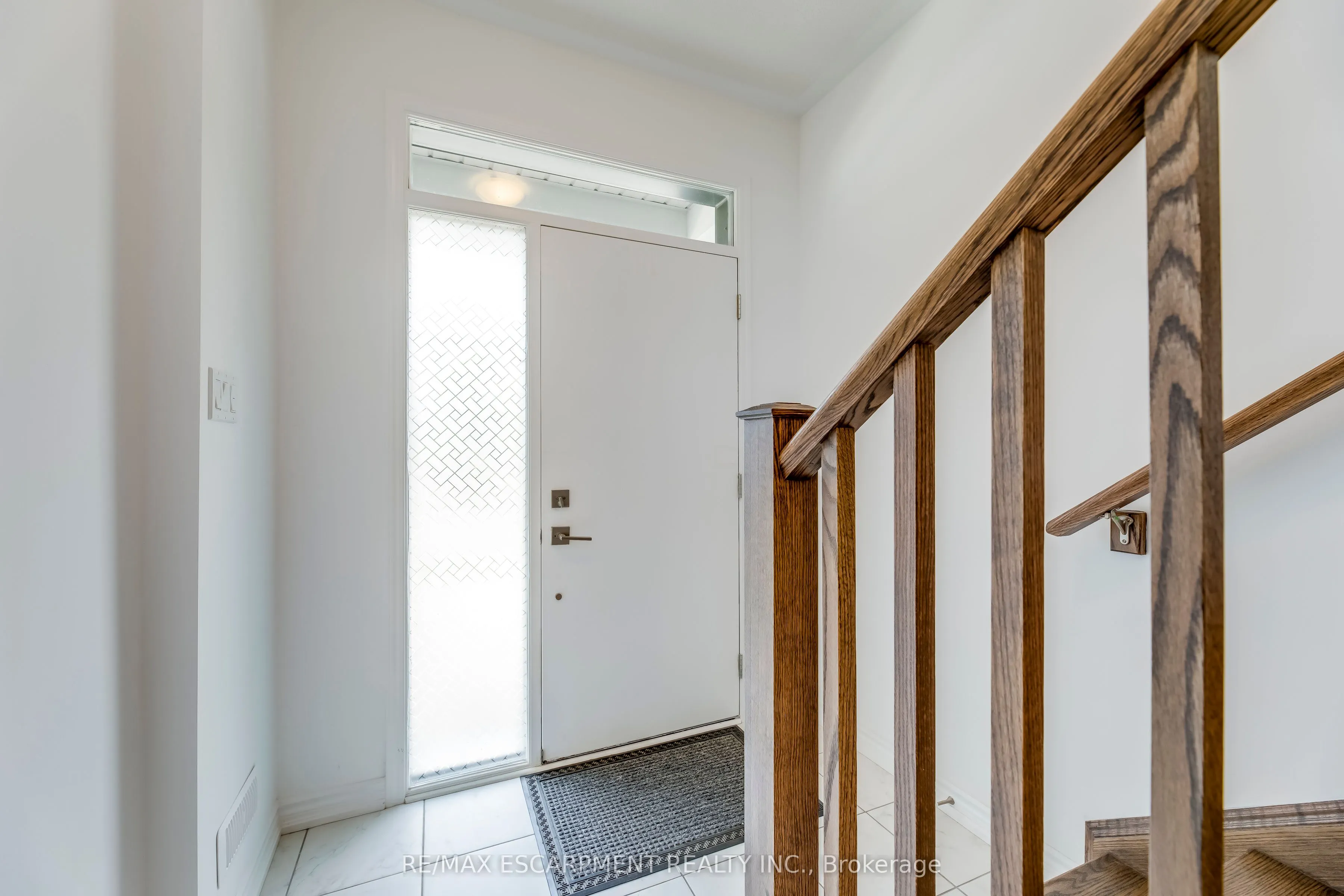 82 Huguenot Road, #82