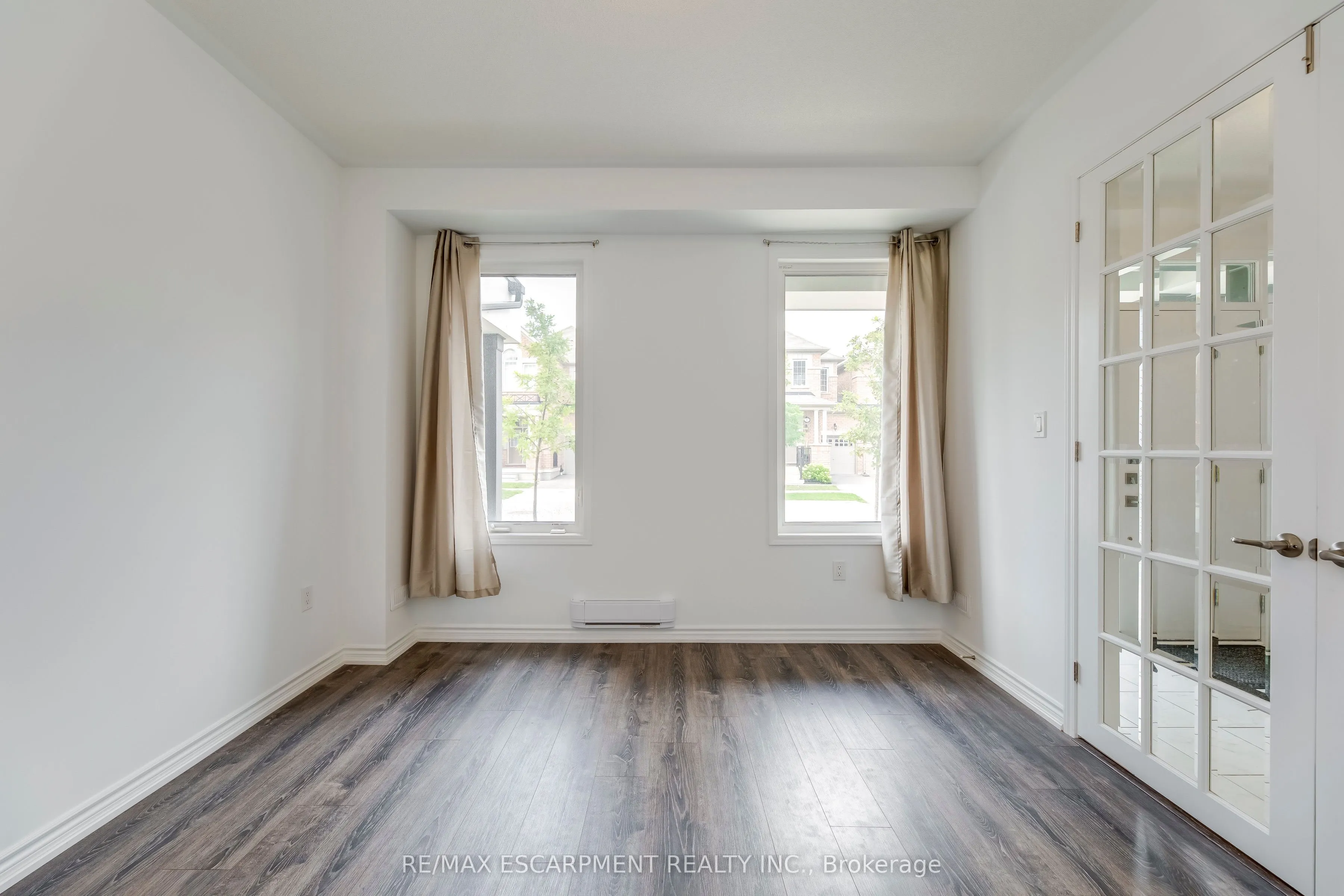 82 Huguenot Road, #82