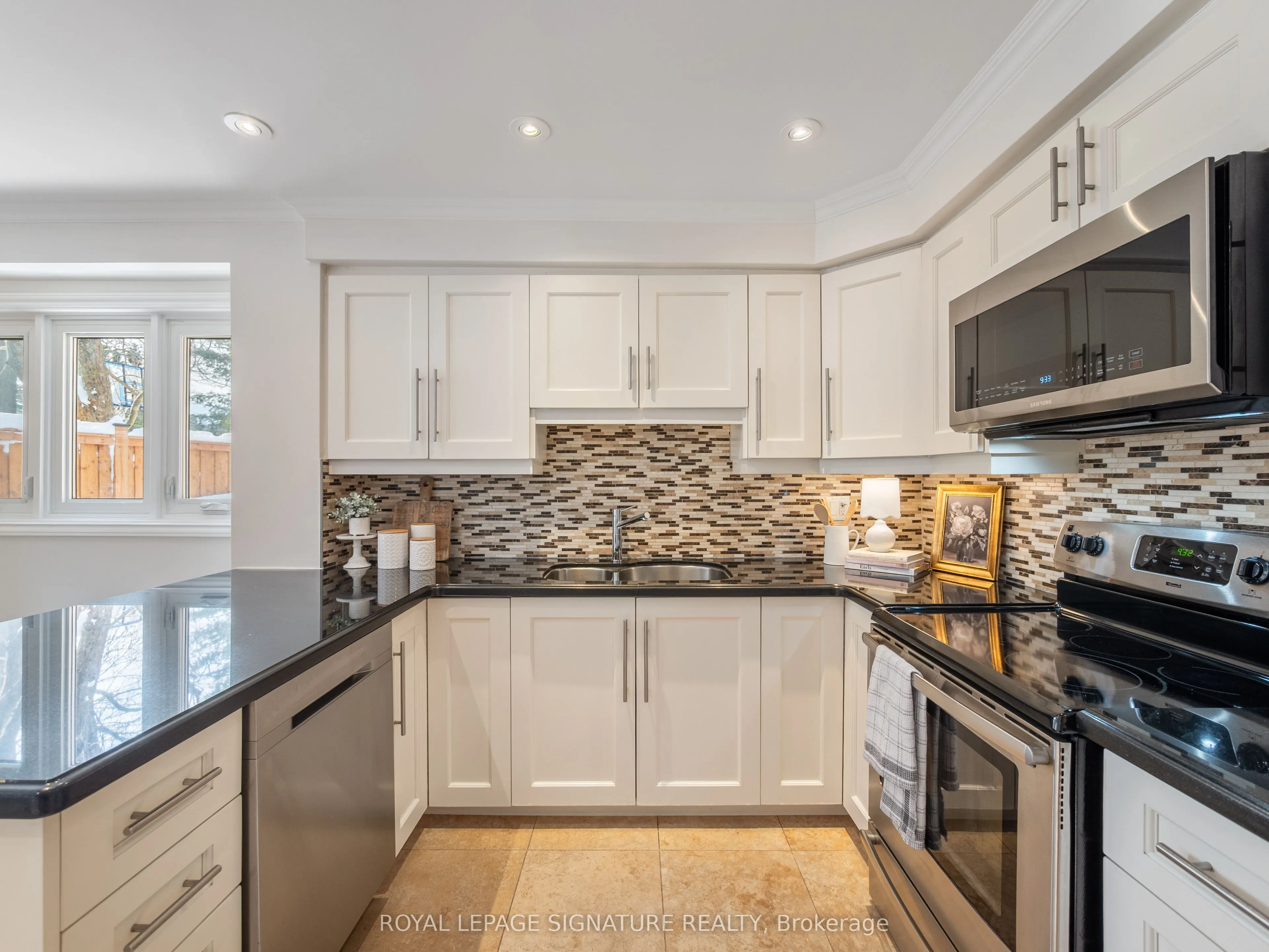 1376 Tecumseh Park Drive