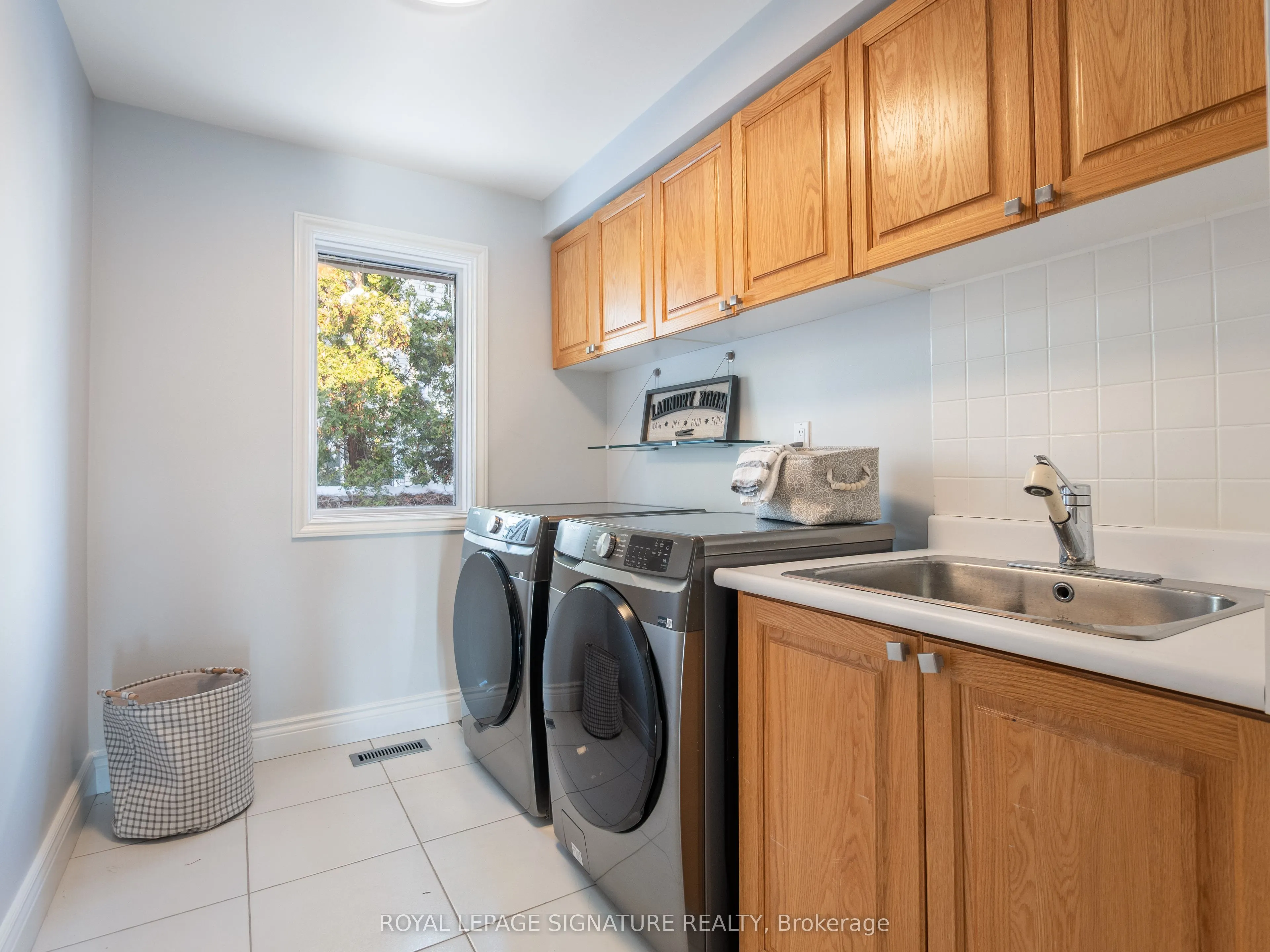 1376 Tecumseh Park Drive
