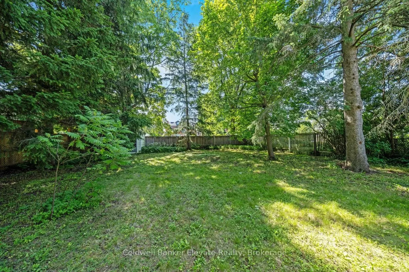 53 Willow Street N