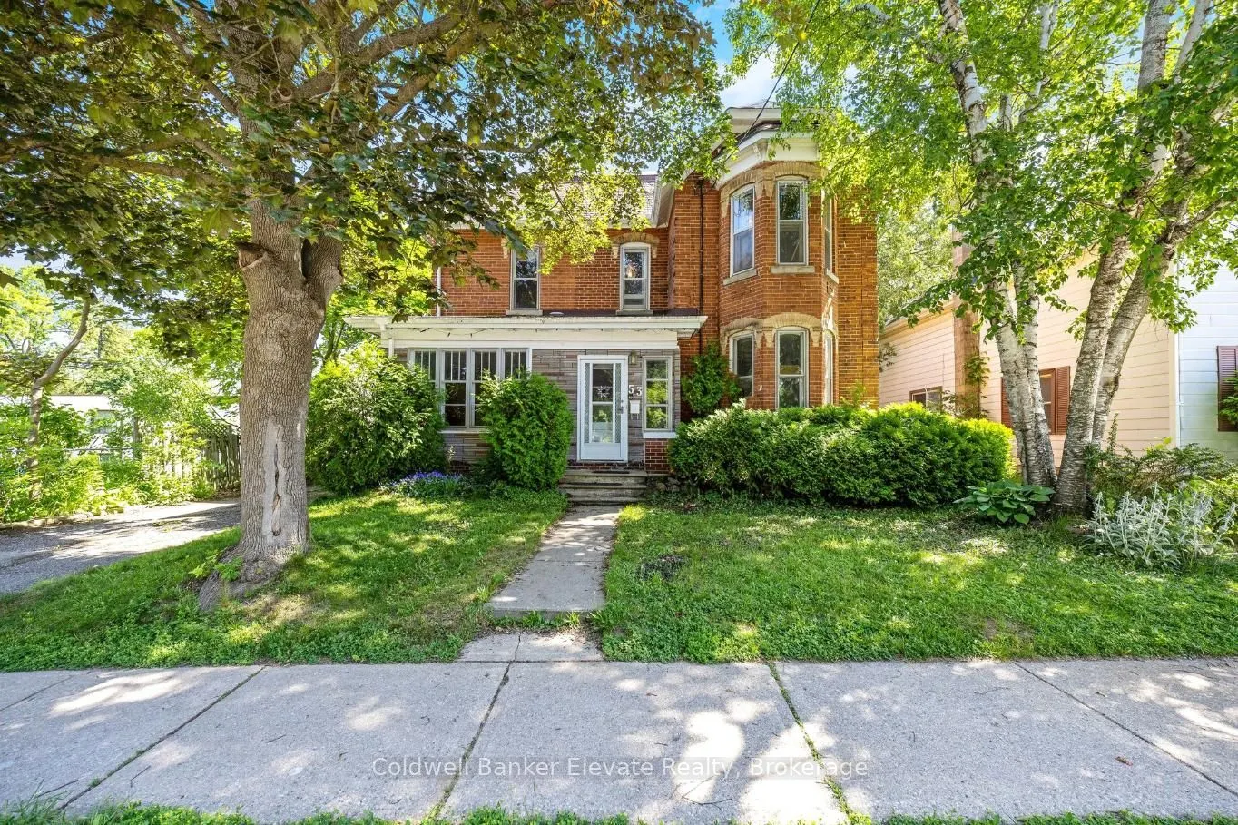 53 Willow Street N