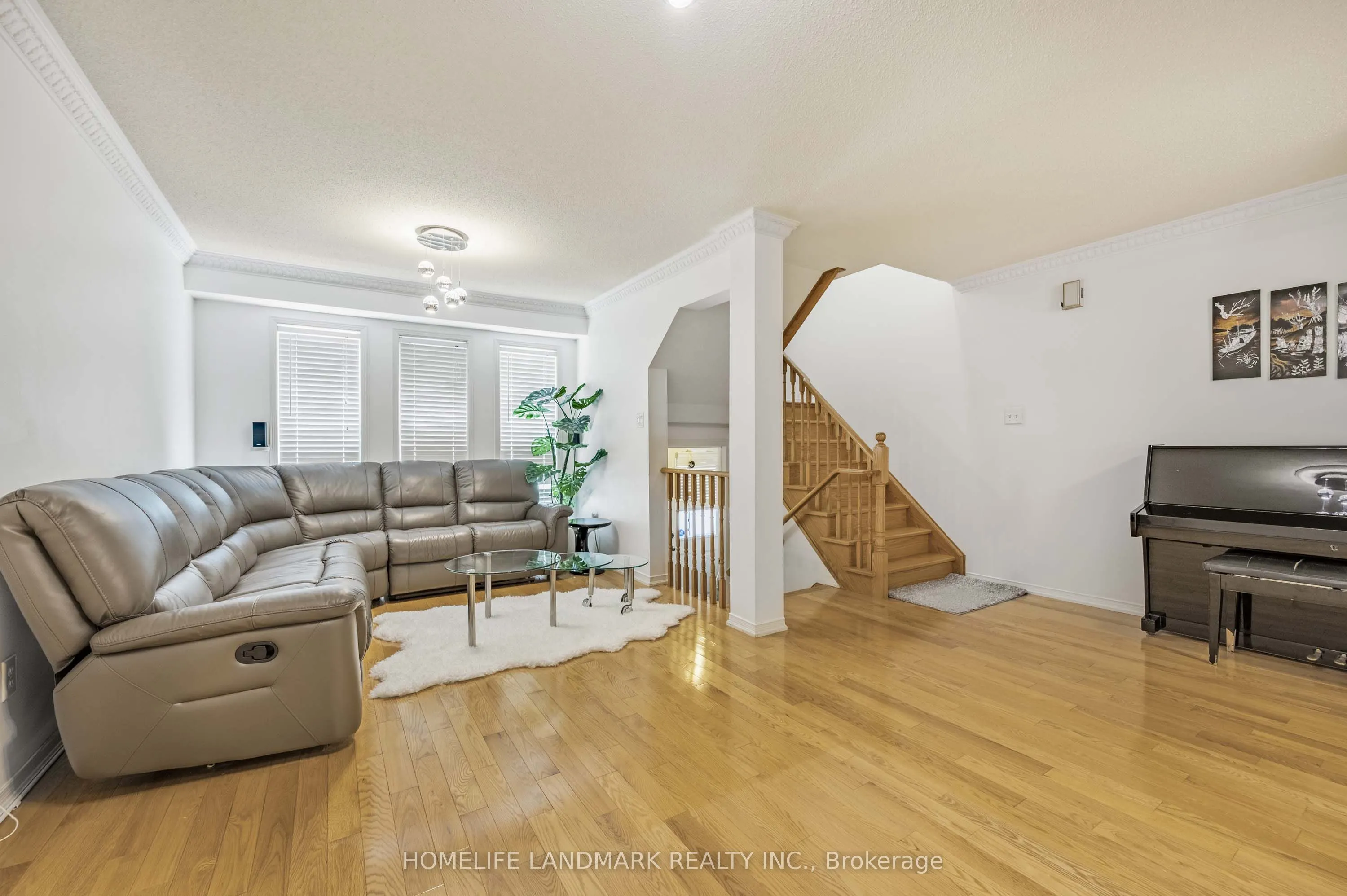 64 Viella Street