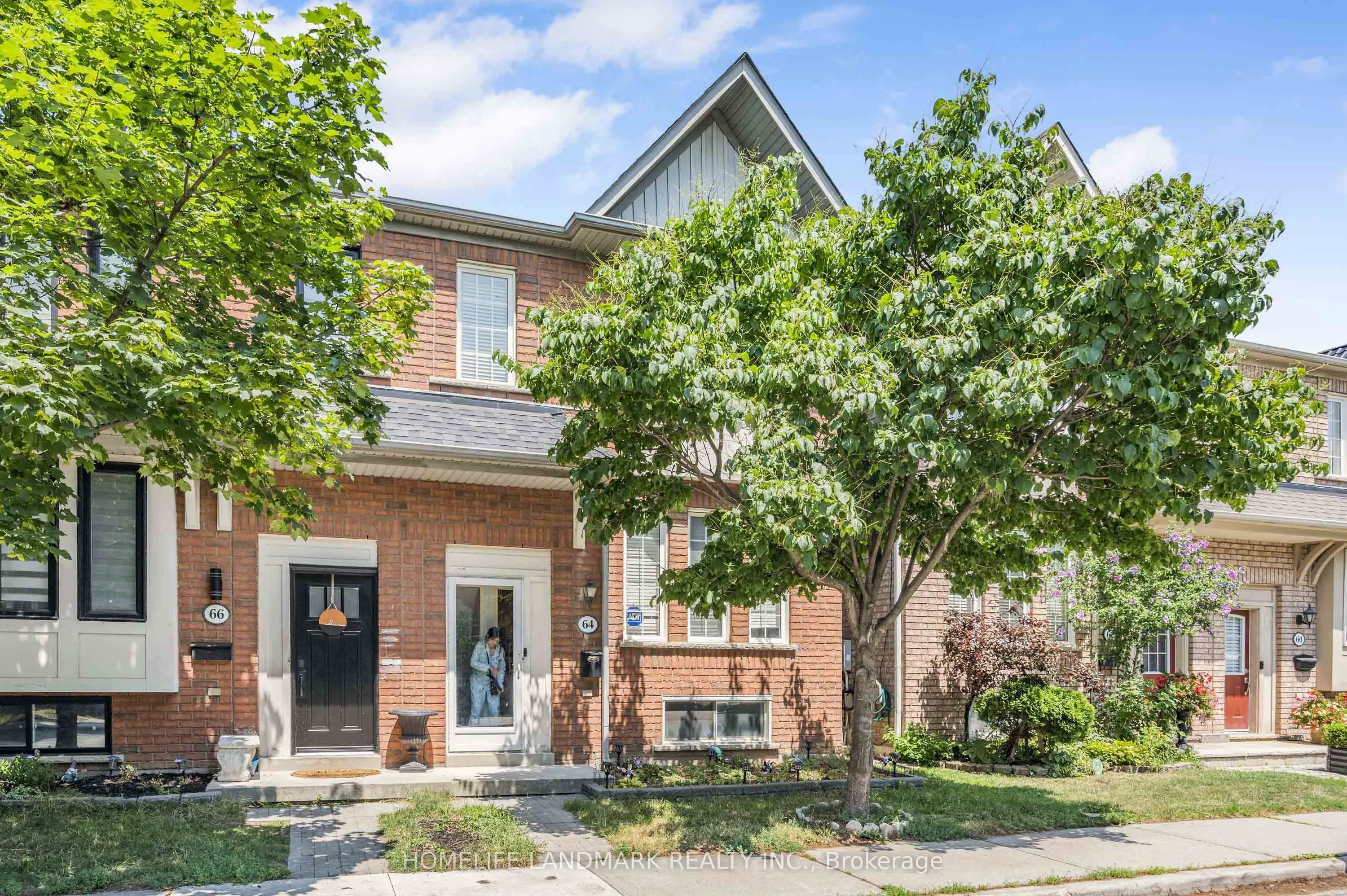 64 Viella Street
