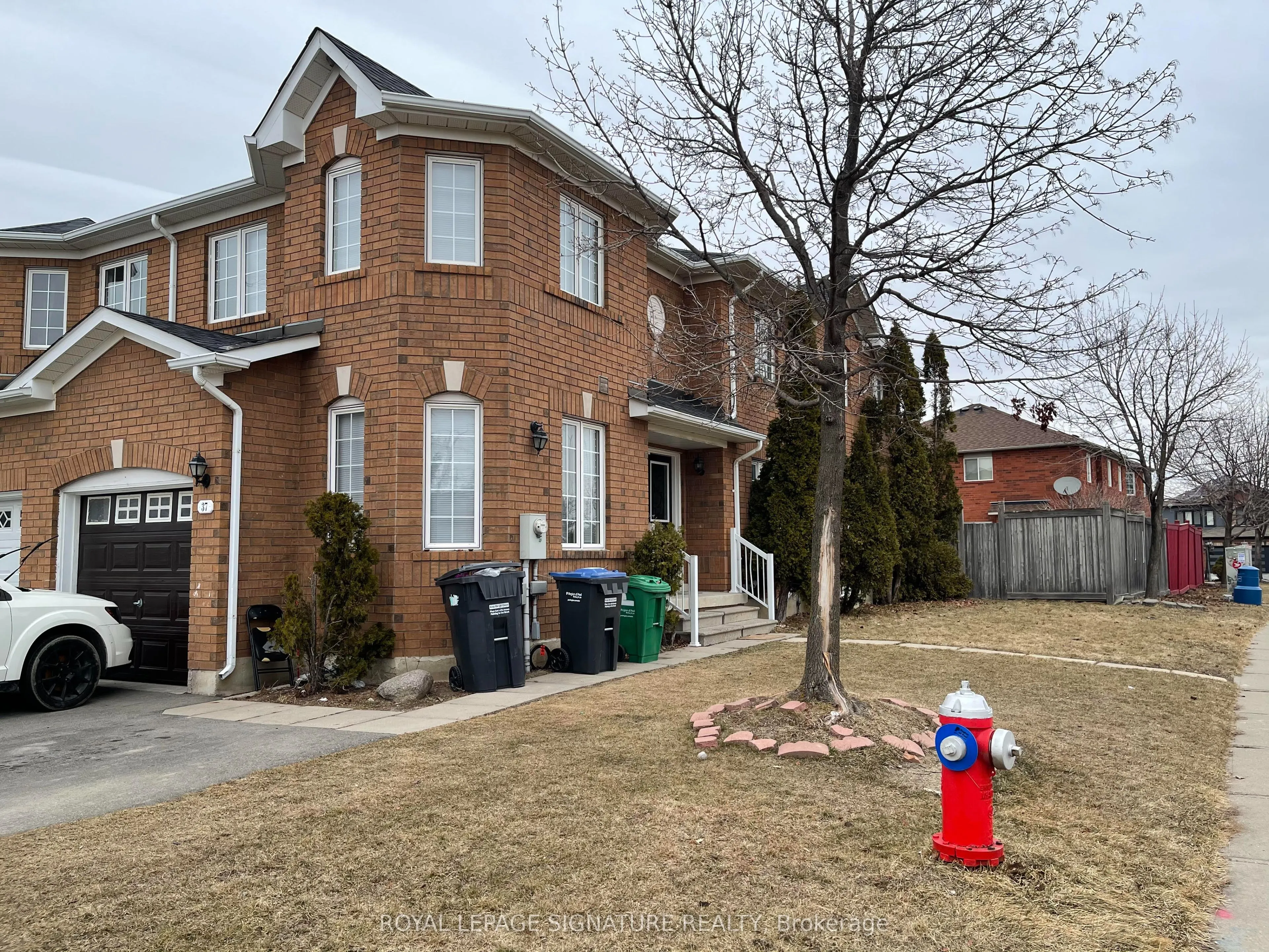 37 Whiteface Crescent