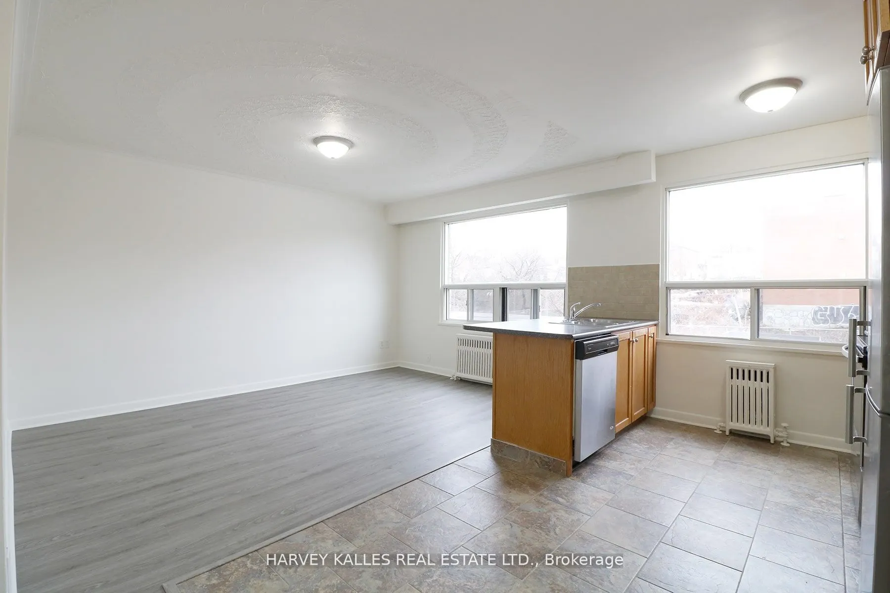 500 Gilbert Avenue, #209