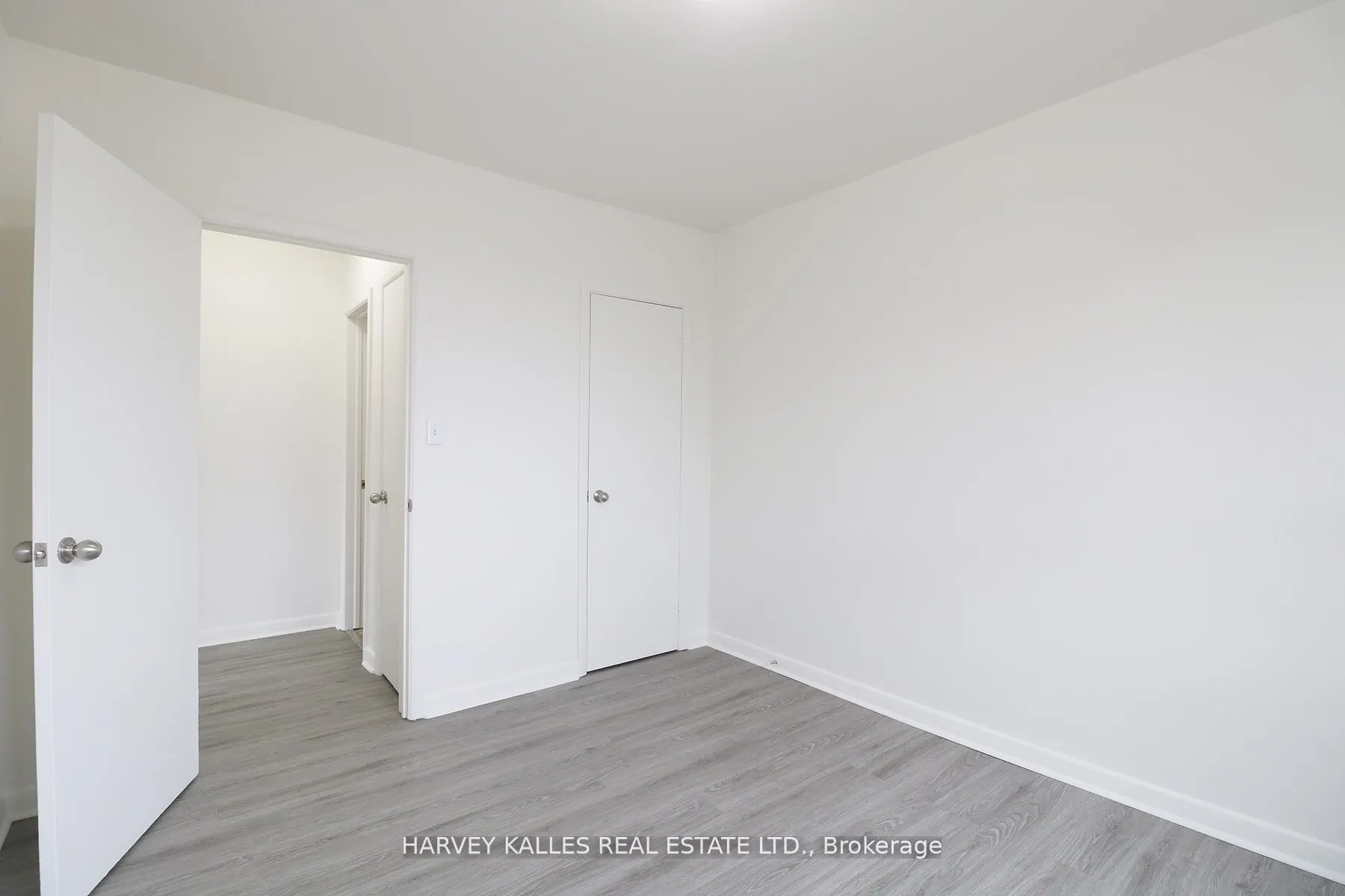 500 Gilbert Avenue, #209
