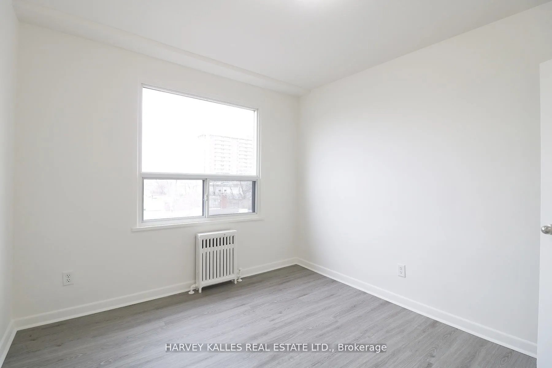 500 Gilbert Avenue, #209