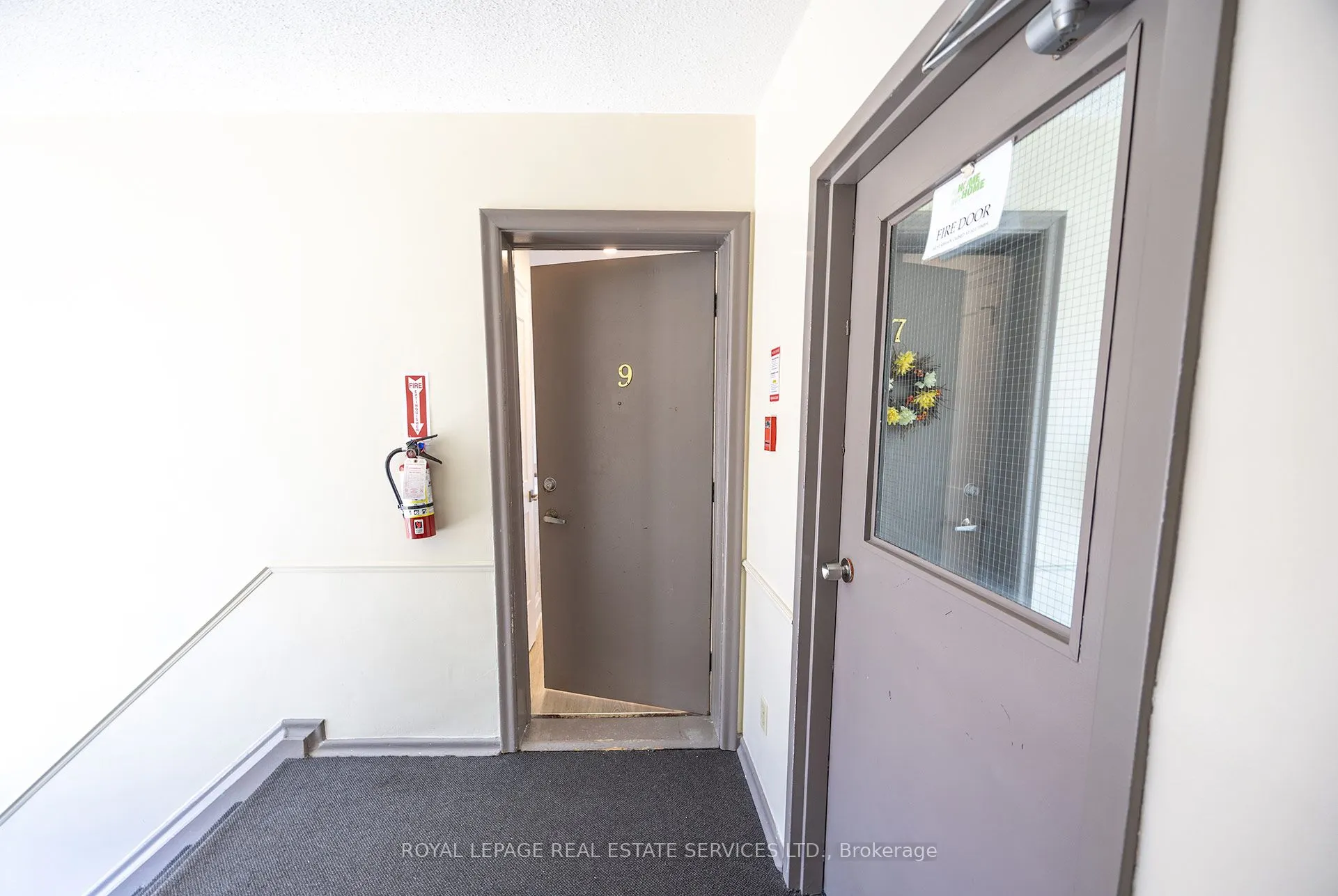 322 Lakeshore Road W, #9