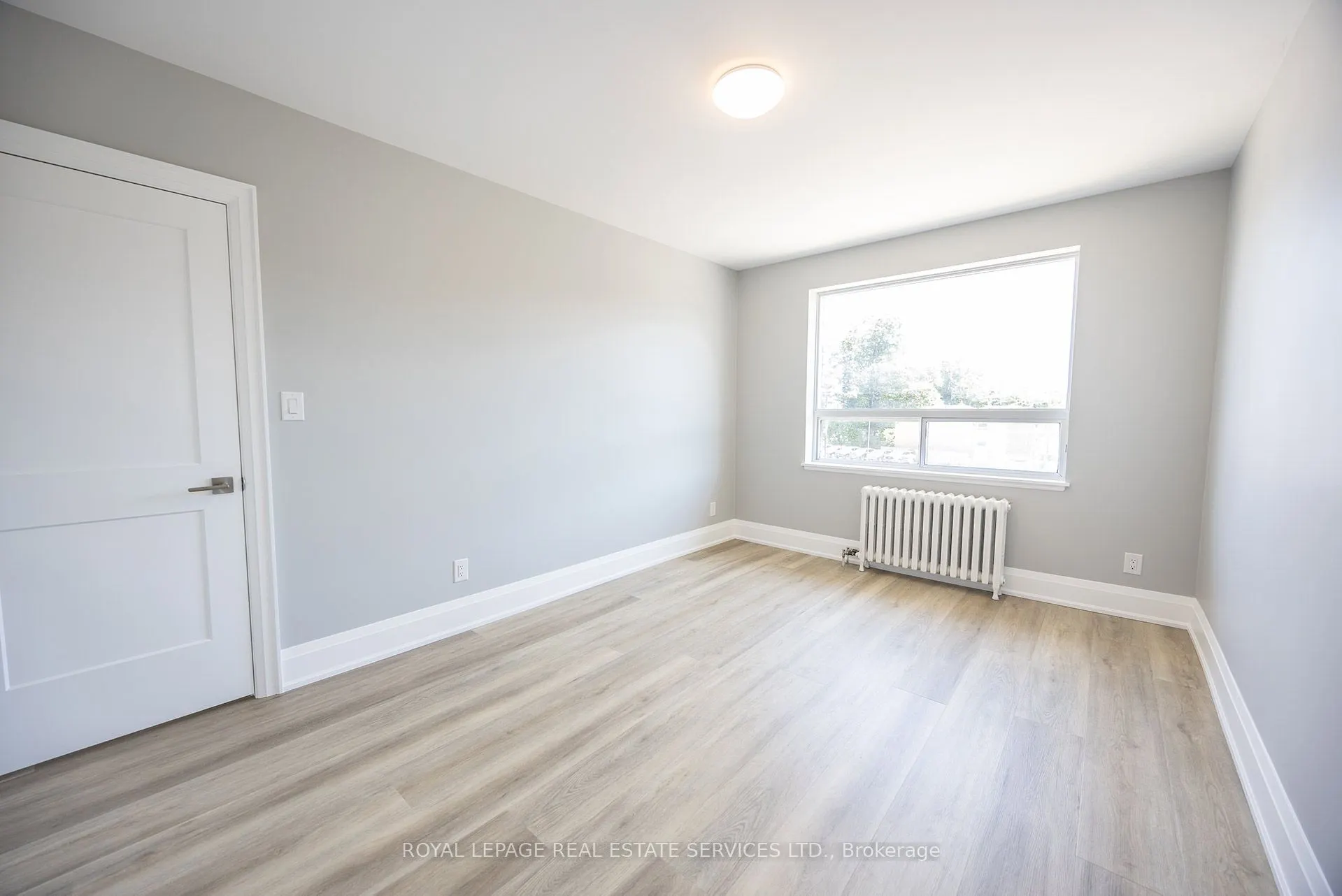 322 Lakeshore Road W, #9