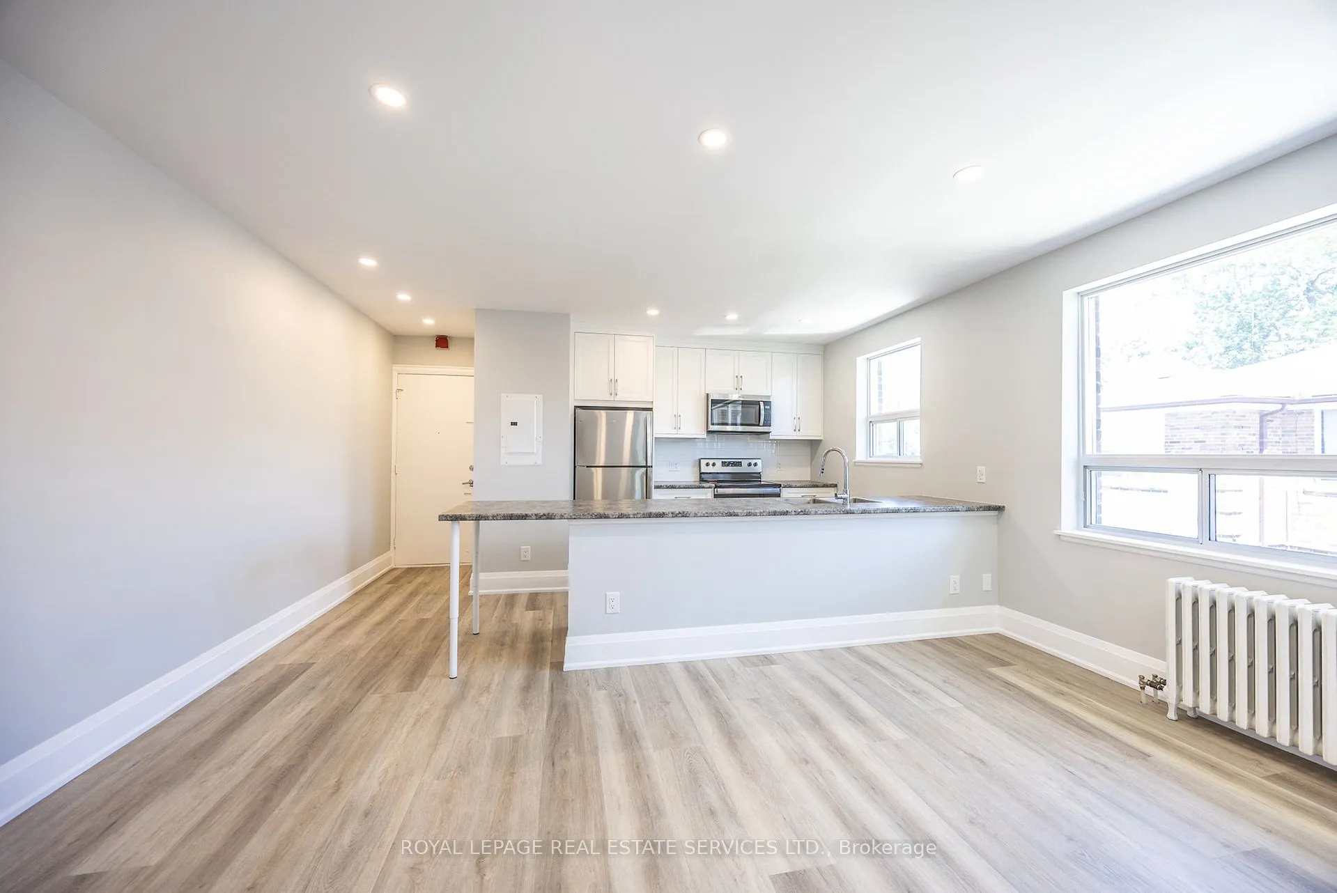 322 Lakeshore Road W, #9