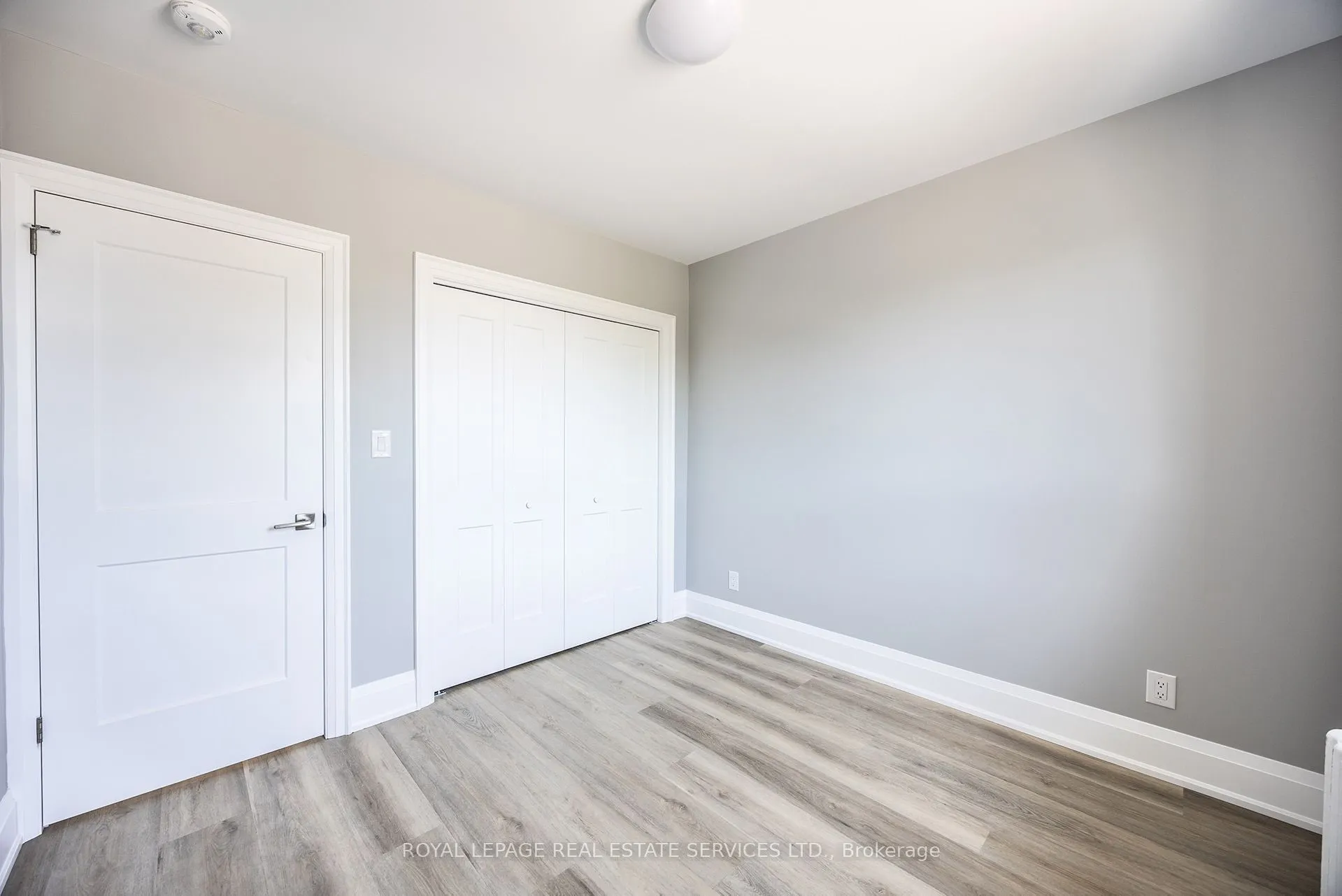 322 Lakeshore Road W, #9