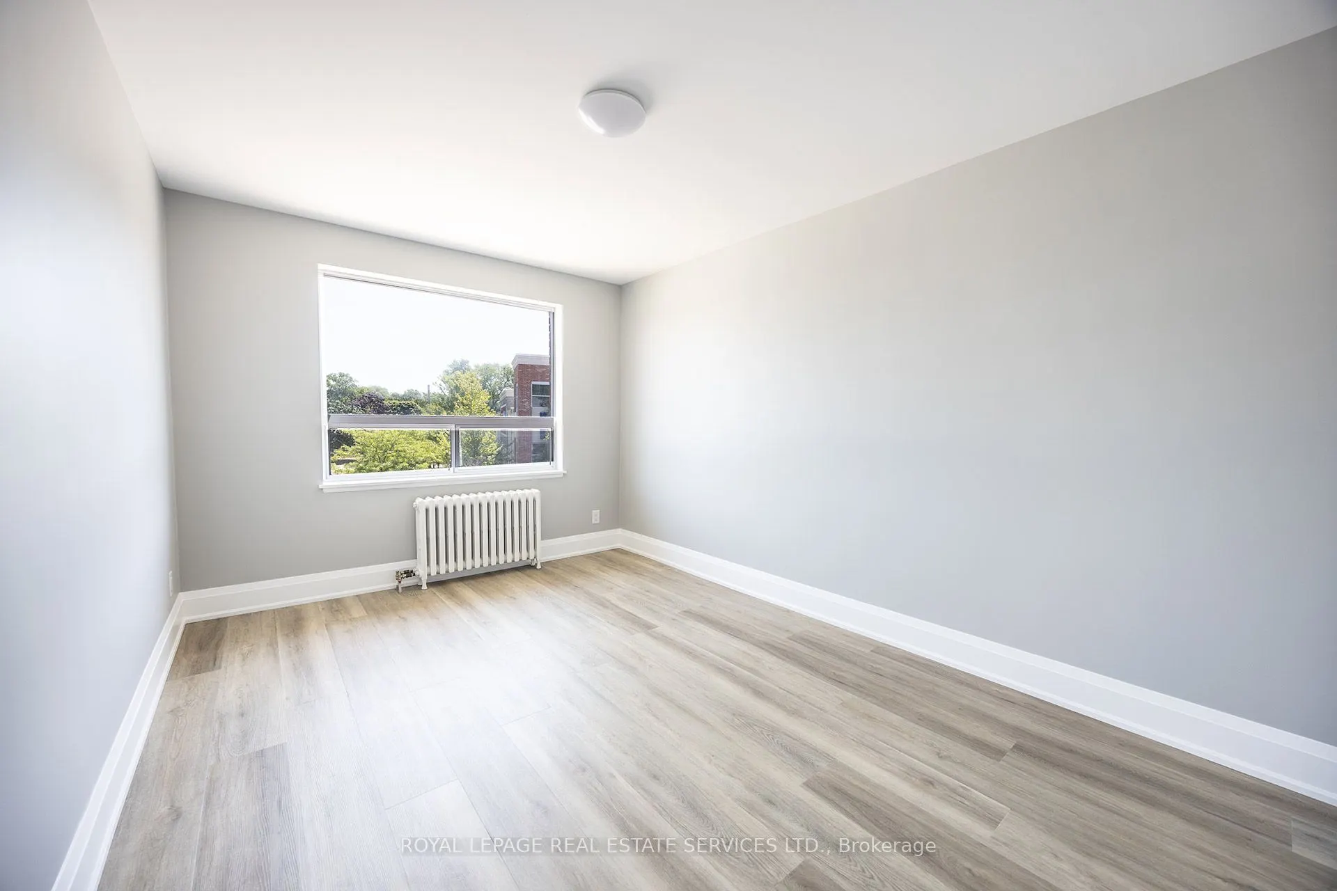 322 Lakeshore Road W, #9