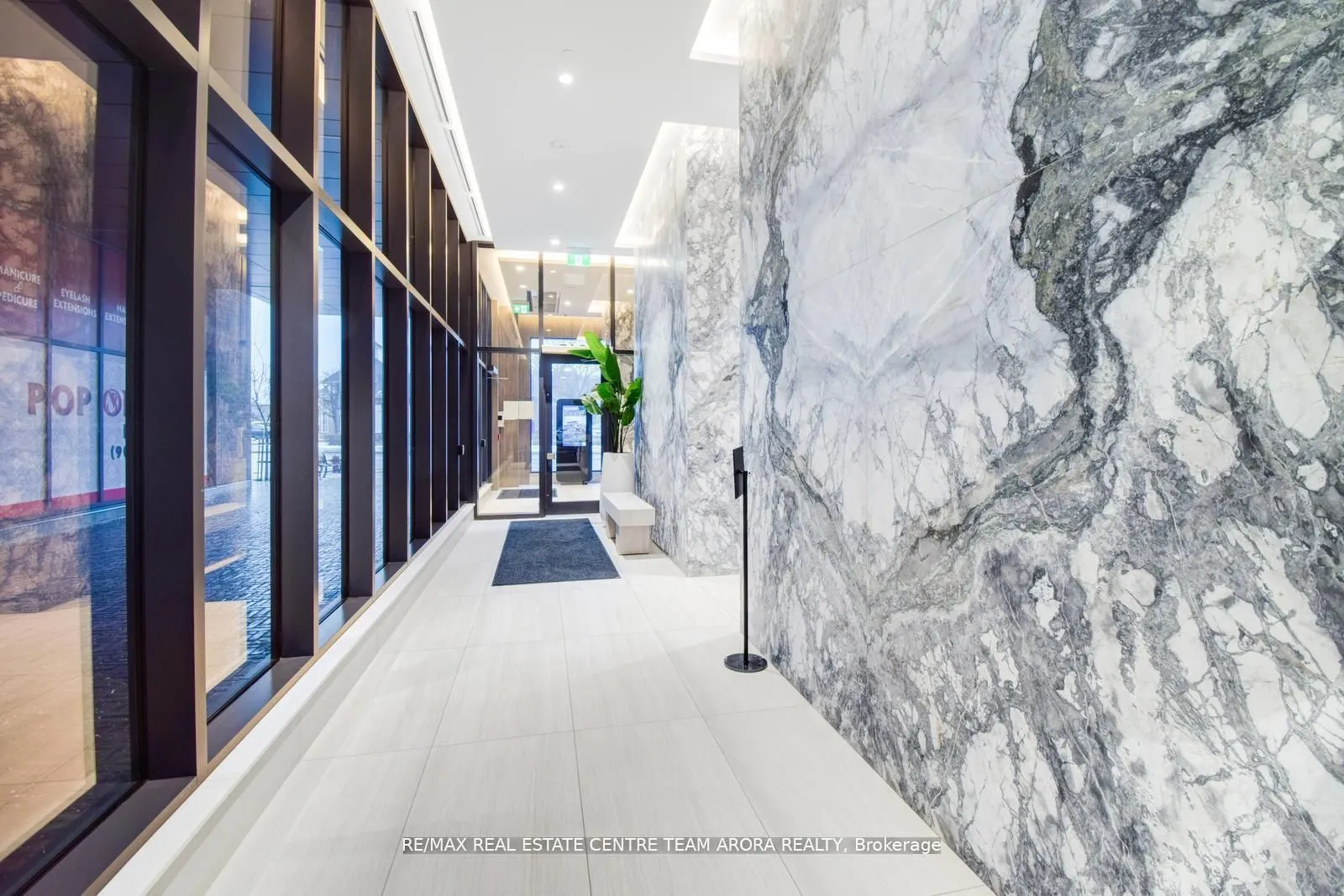 215 Lakeshore Road W, #437